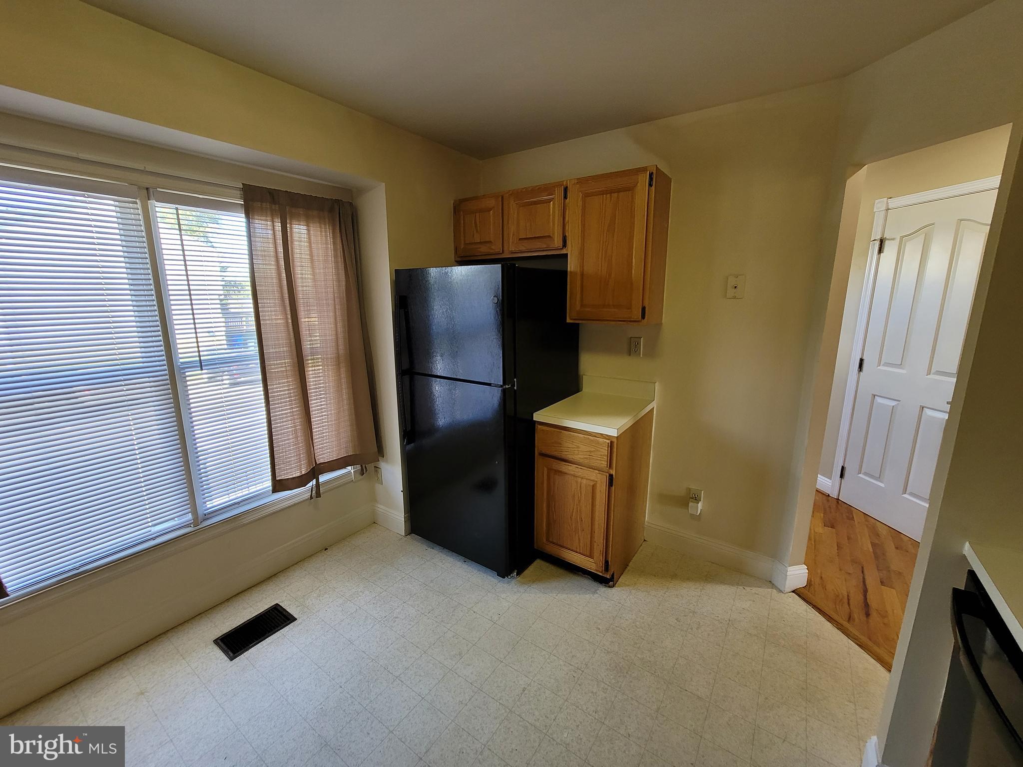 LAKEWOOD ESTATES - Residential Lease