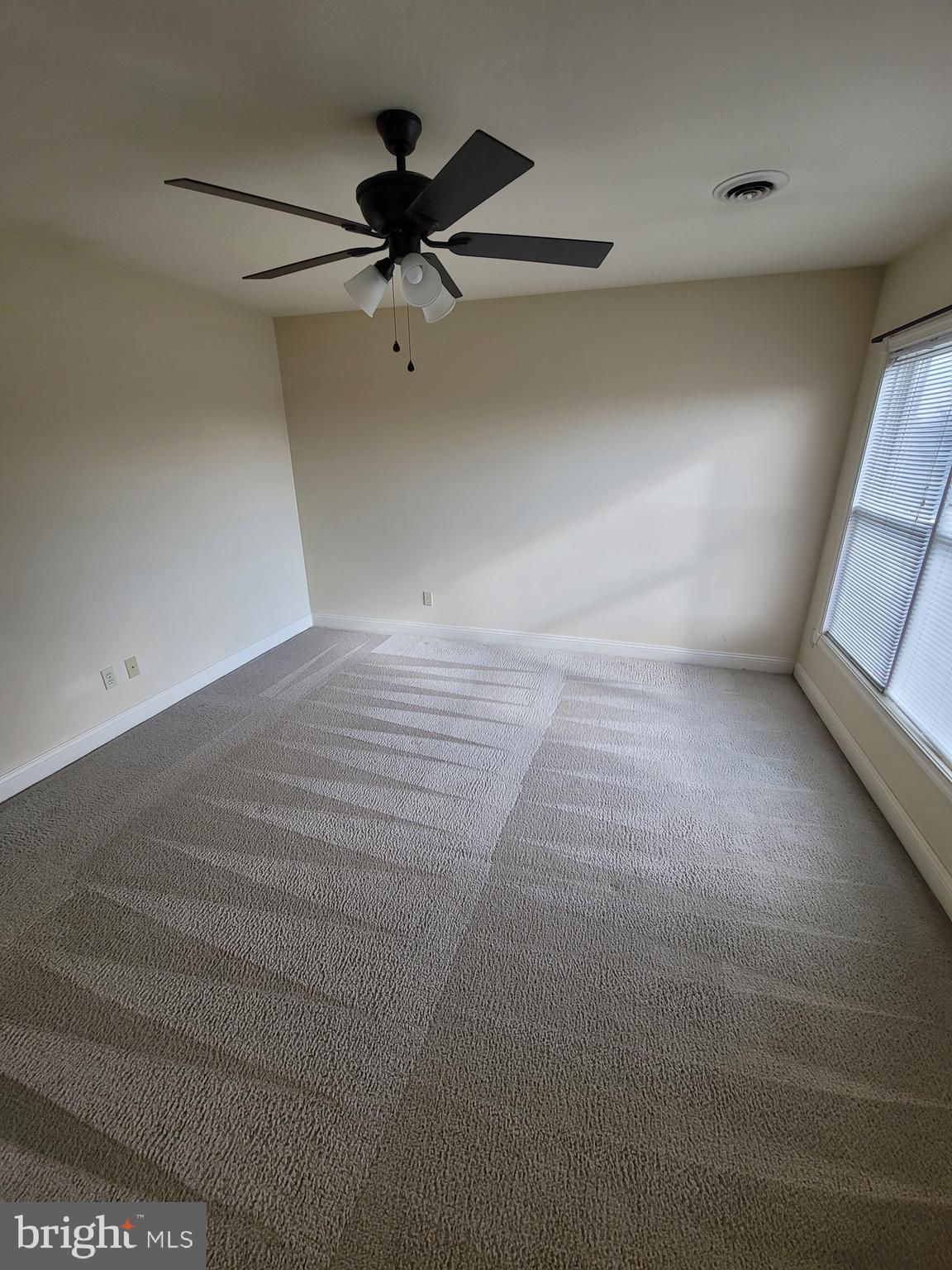 LAKEWOOD ESTATES - Residential Lease