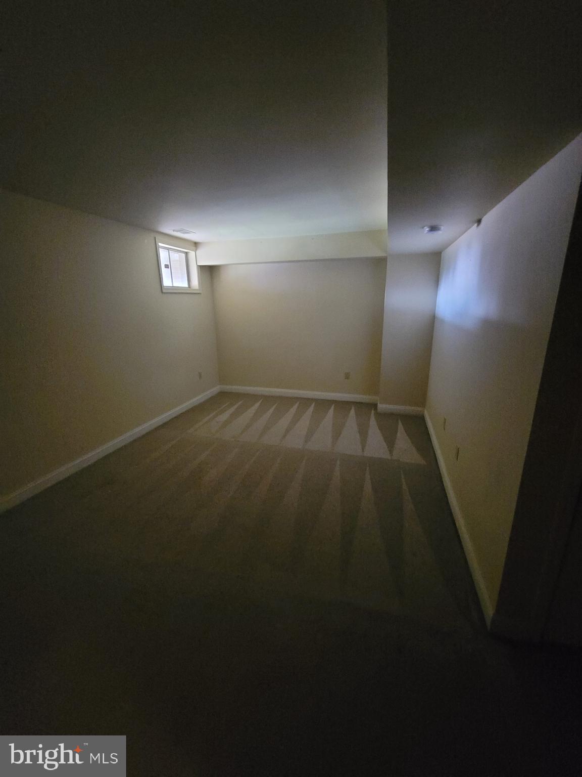 LAKEWOOD ESTATES - Residential Lease