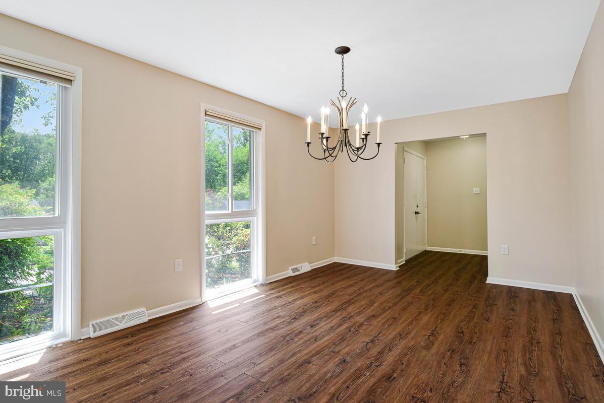 FOX MILL WOODS - Residential