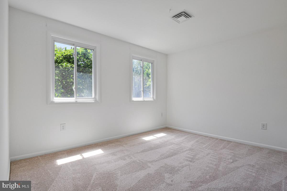 FOX MILL WOODS - Residential