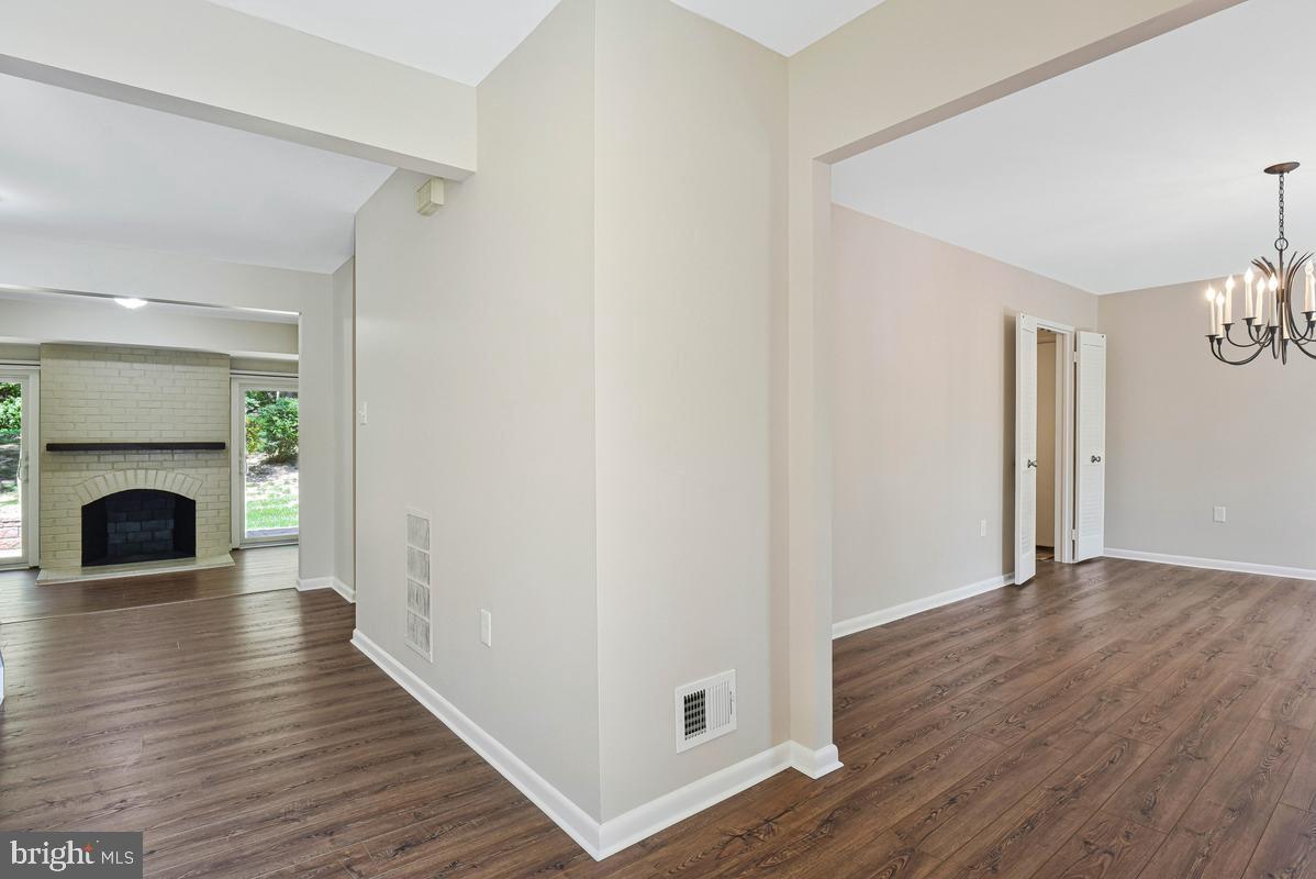 FOX MILL WOODS - Residential