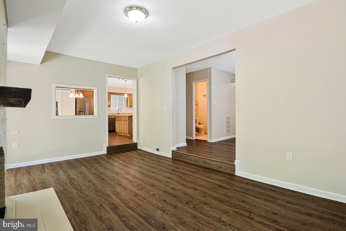 FOX MILL WOODS - Residential