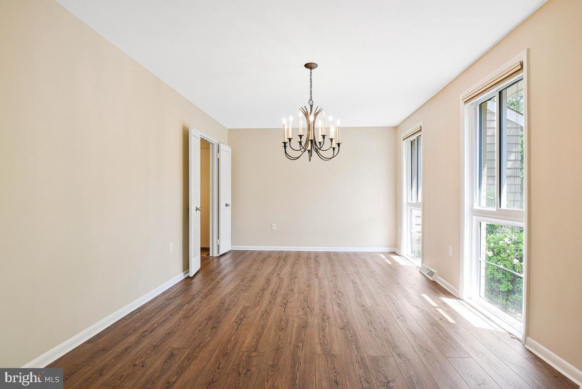 FOX MILL WOODS - Residential