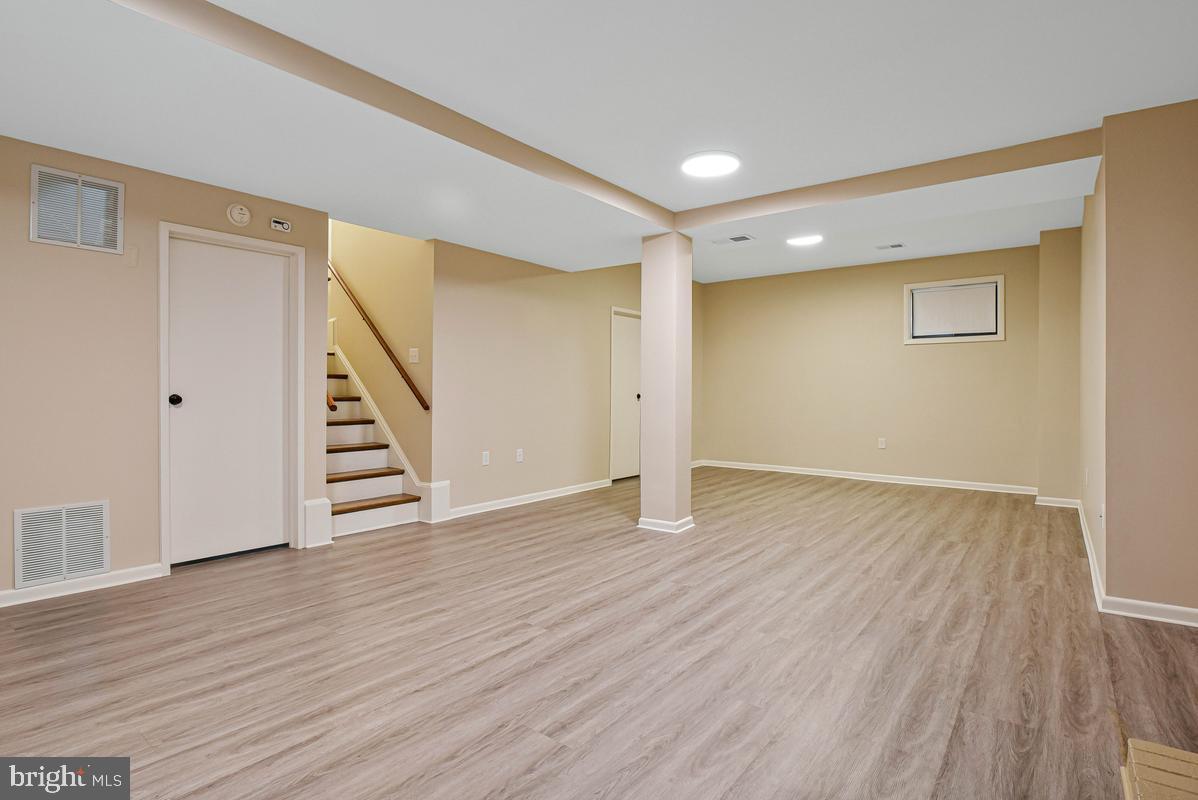 FOX MILL WOODS - Residential