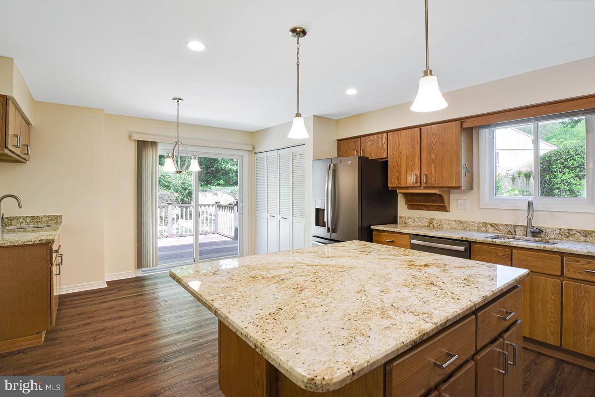 FOX MILL WOODS - Residential