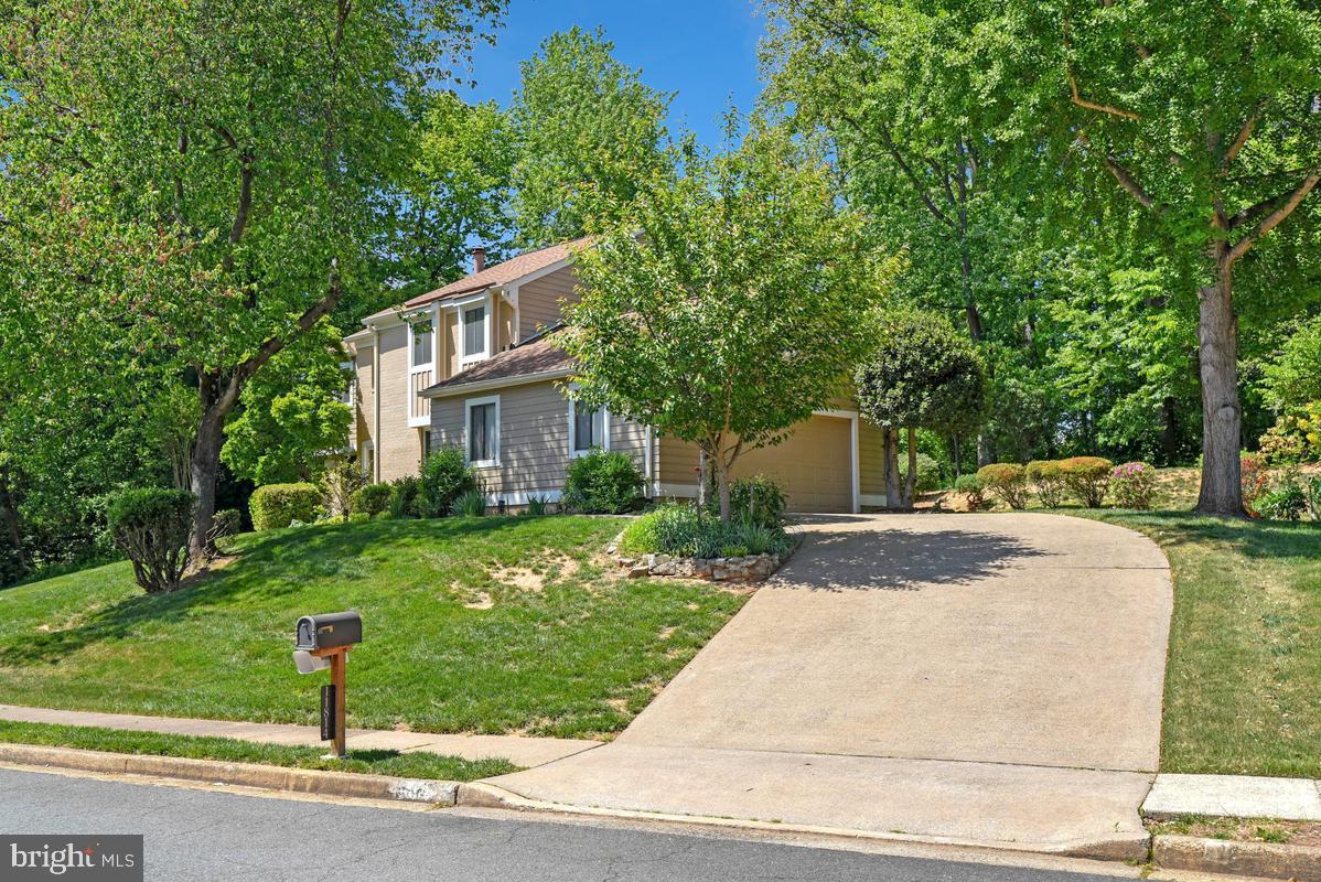 FOX MILL WOODS - Residential