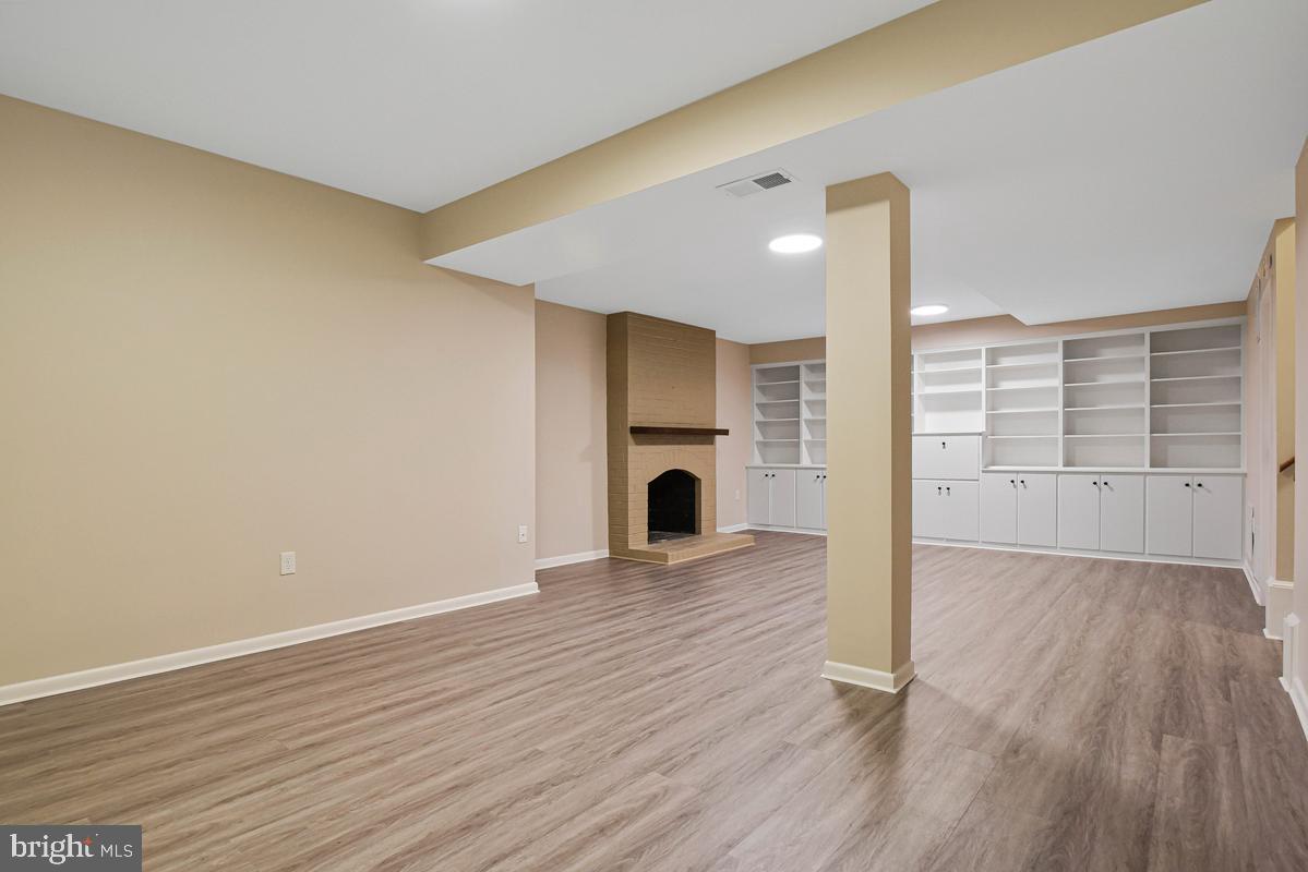 FOX MILL WOODS - Residential