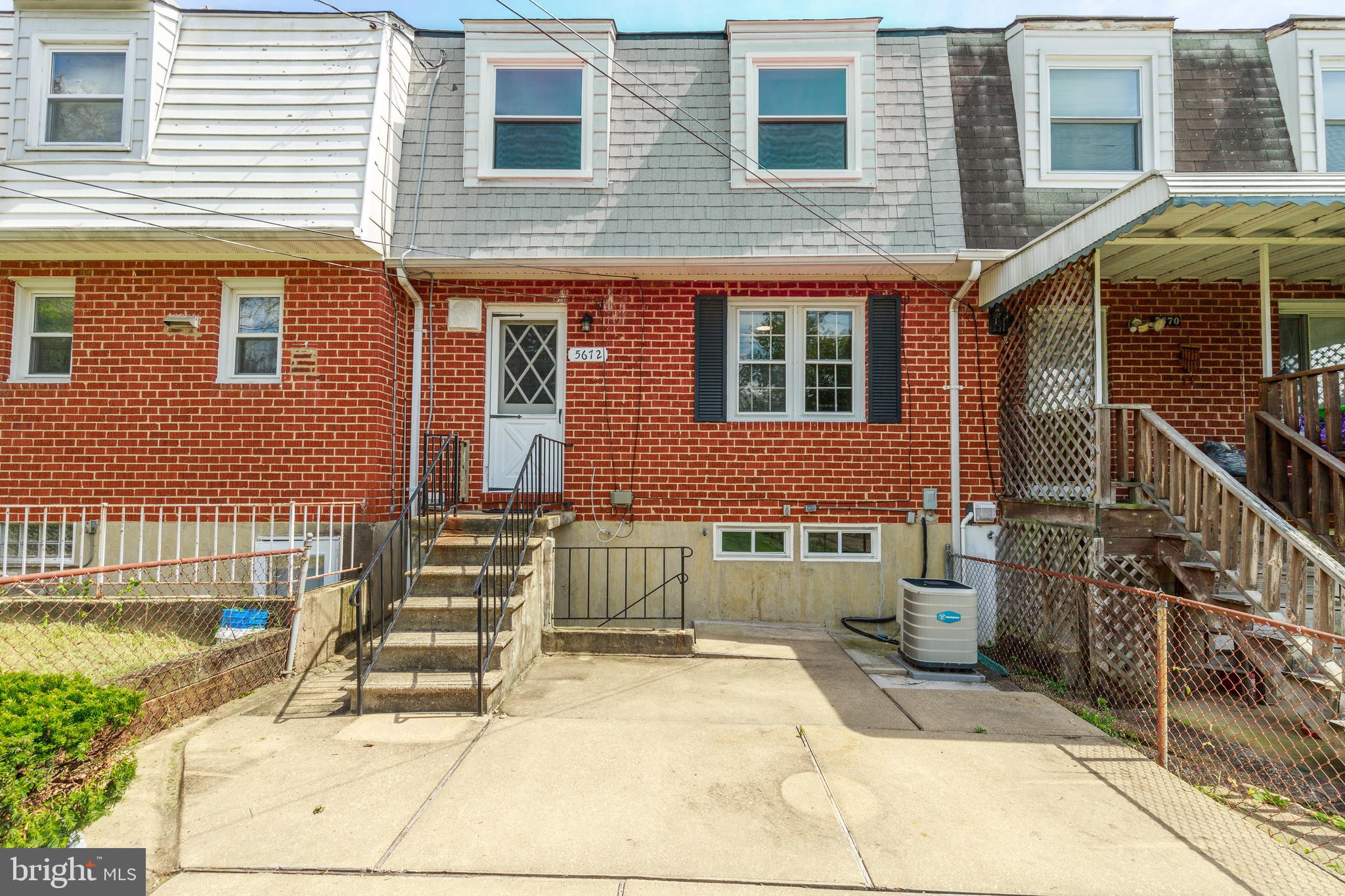 HOLLAND HILL - Residential