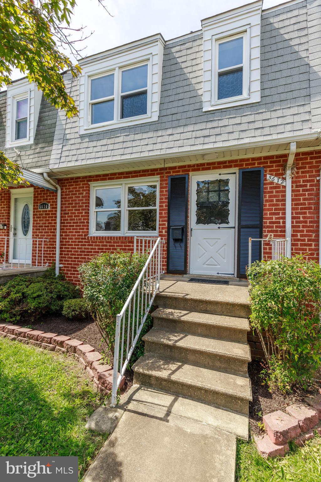 HOLLAND HILL - Residential