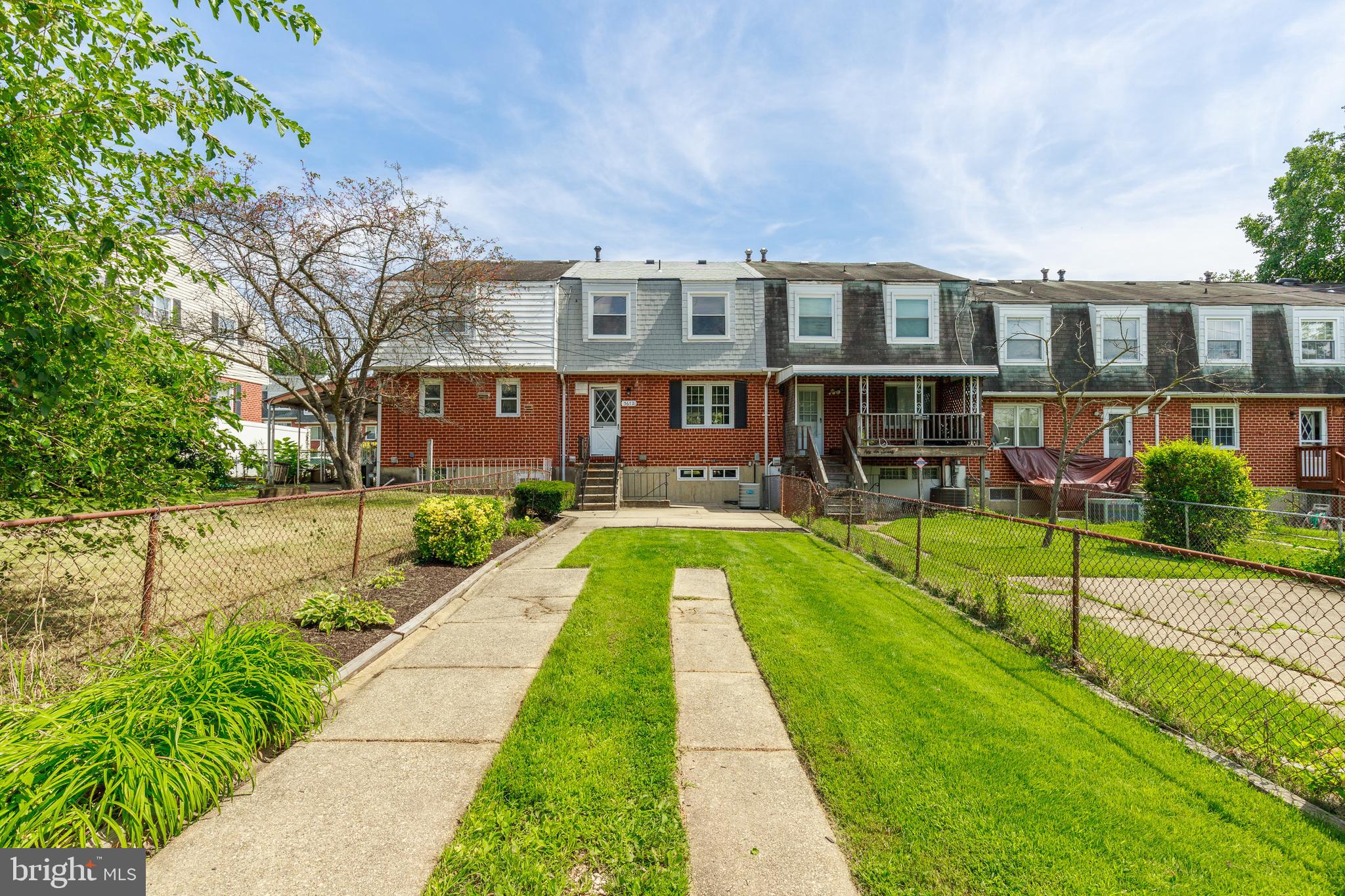 HOLLAND HILL - Residential