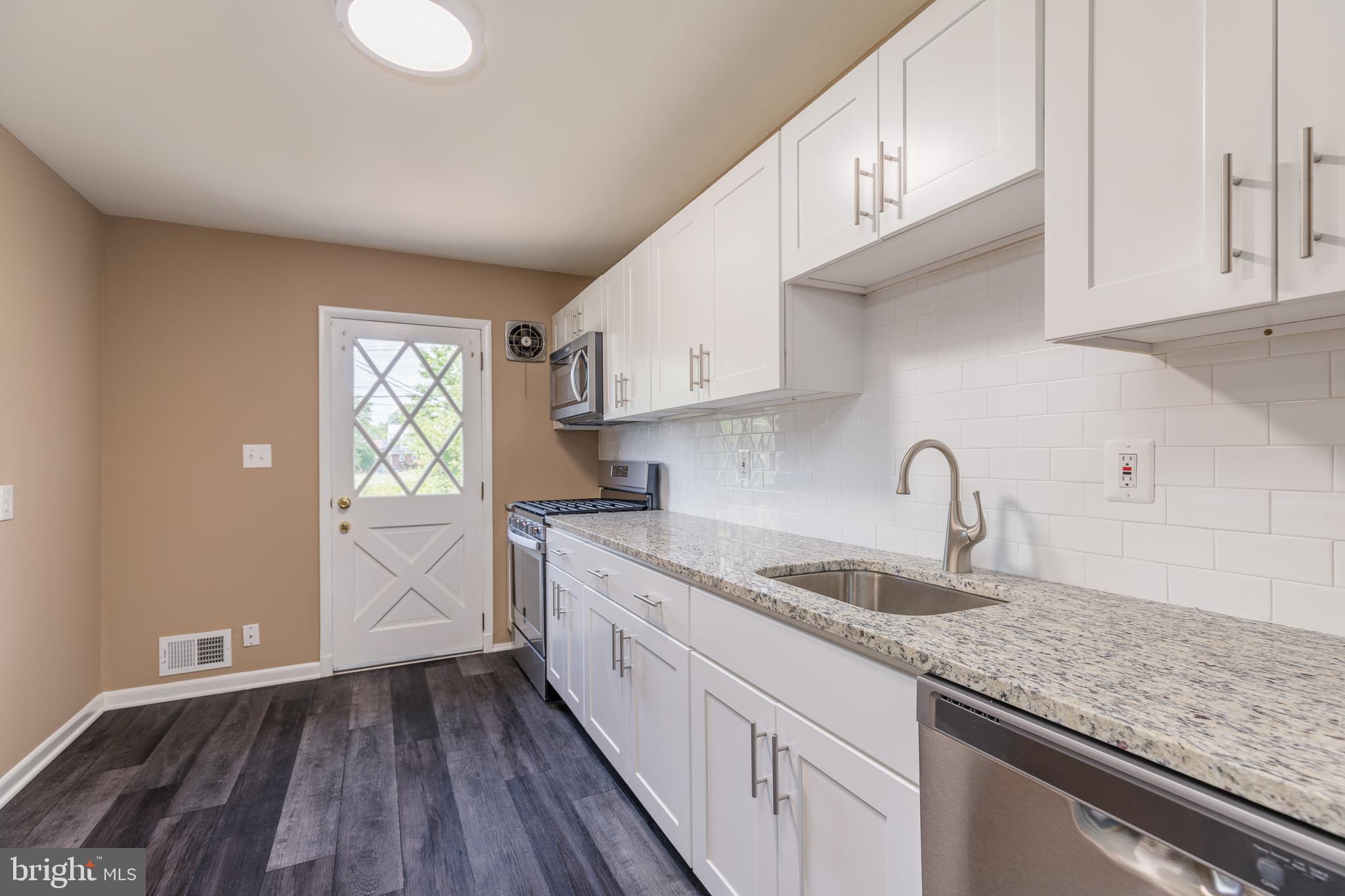 HOLLAND HILL - Residential