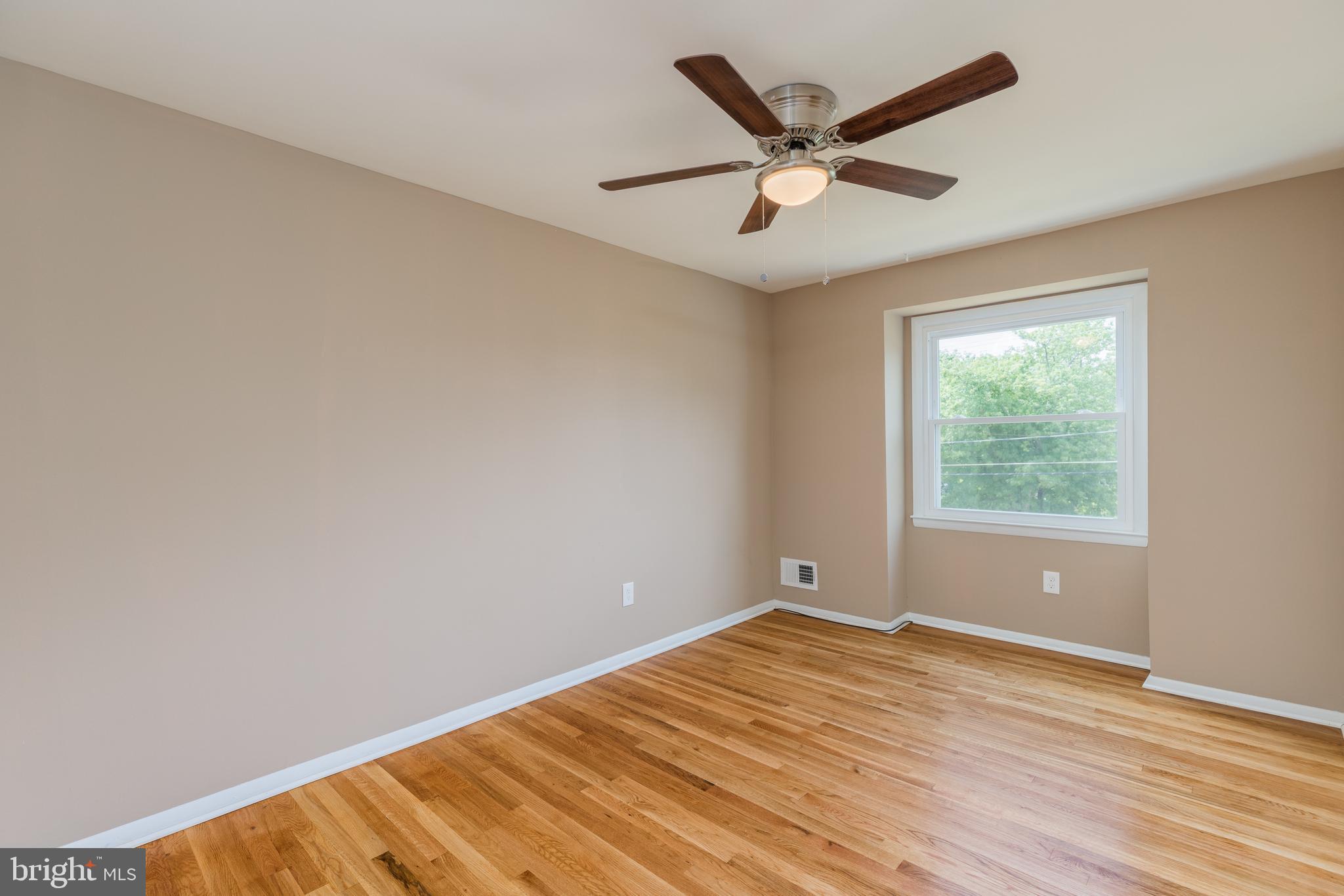 HOLLAND HILL - Residential