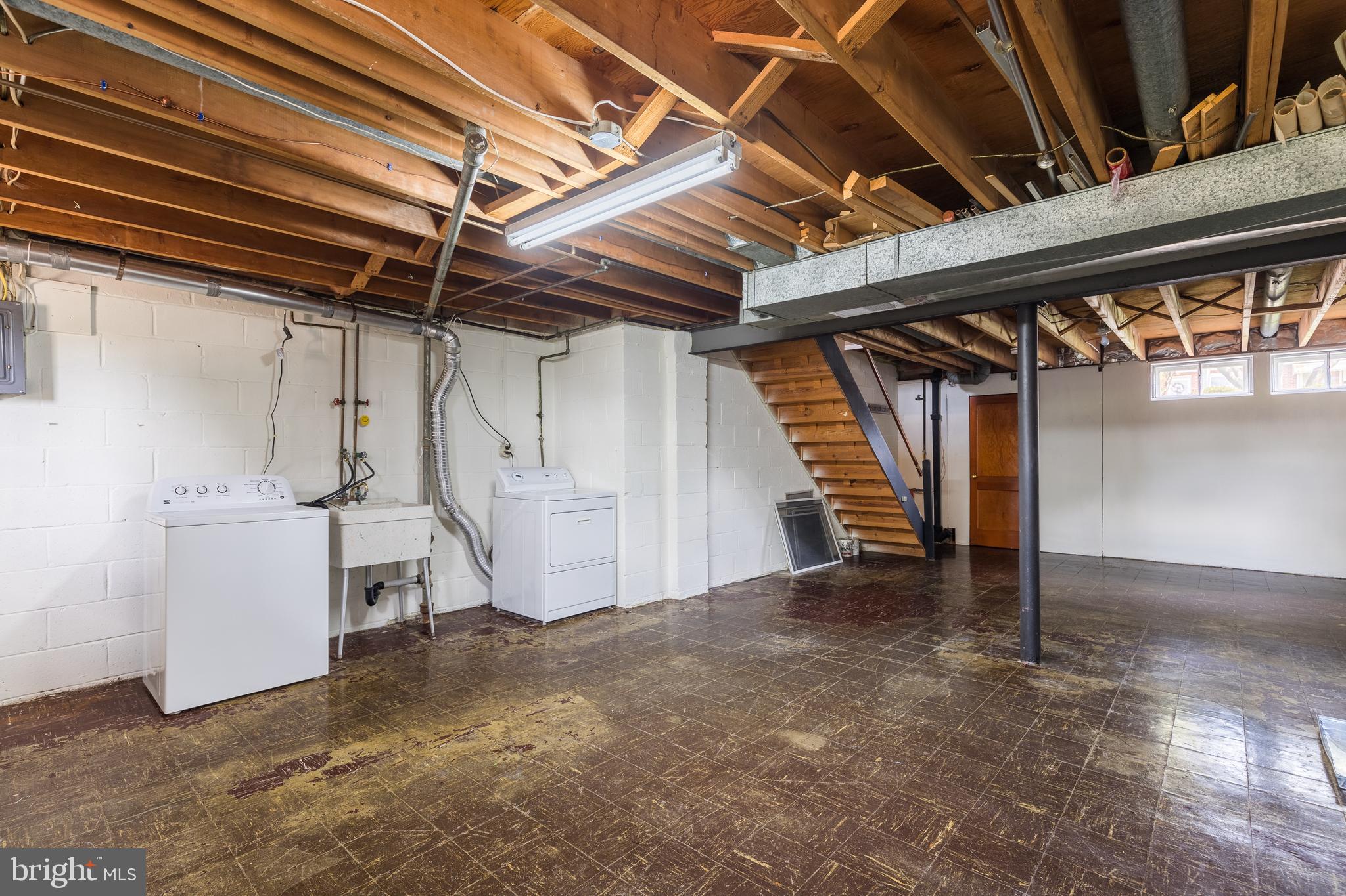 HOLLAND HILL - Residential