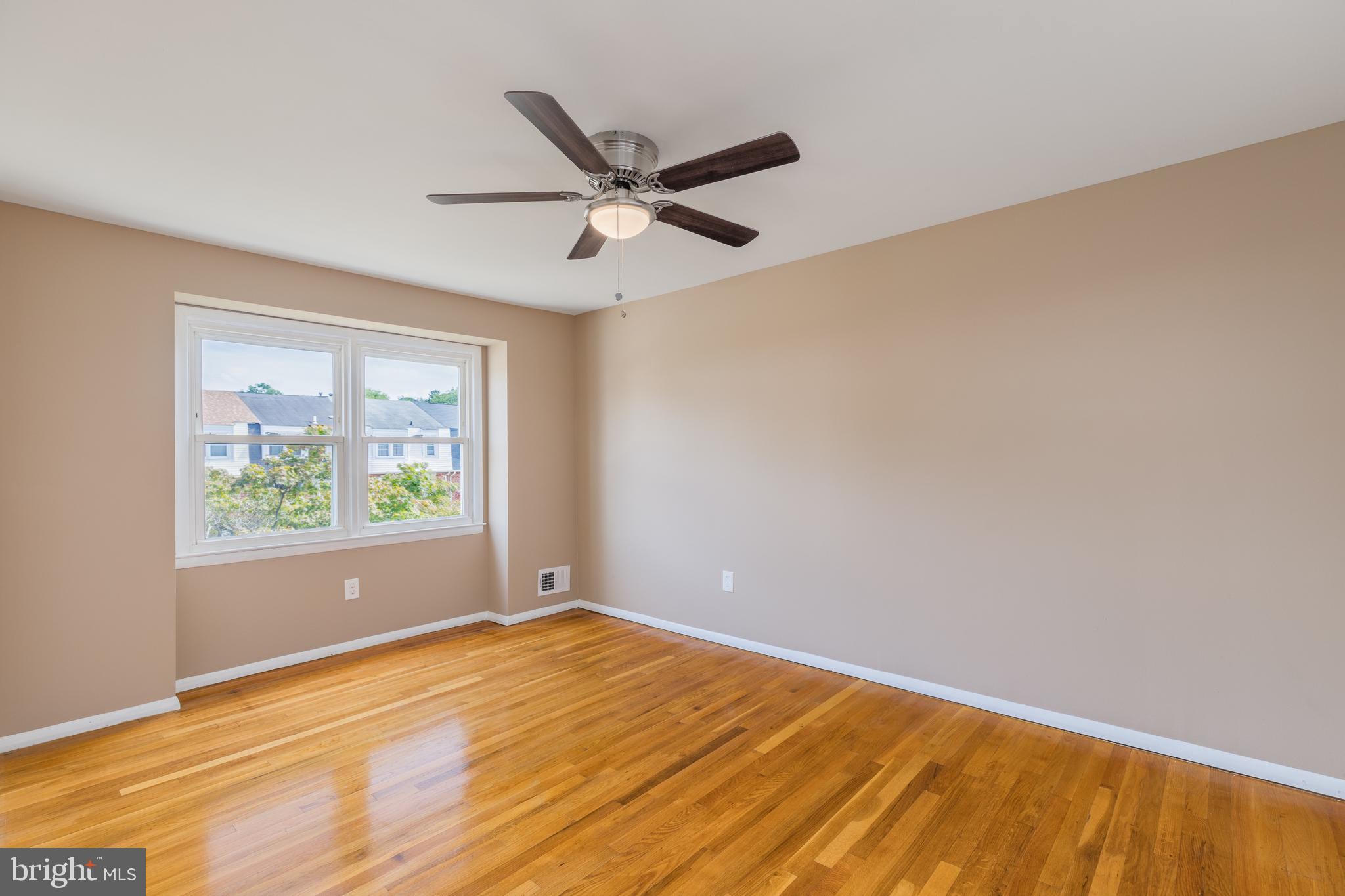 HOLLAND HILL - Residential