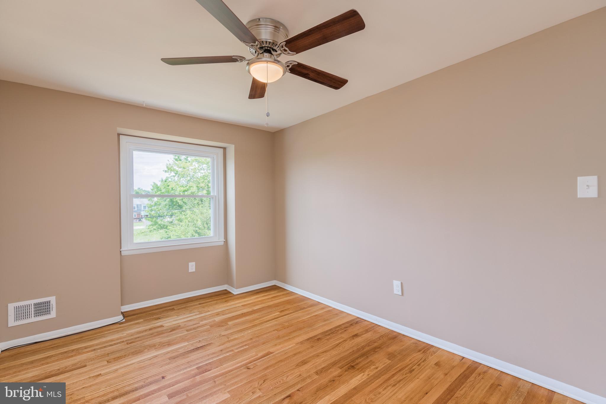 HOLLAND HILL - Residential