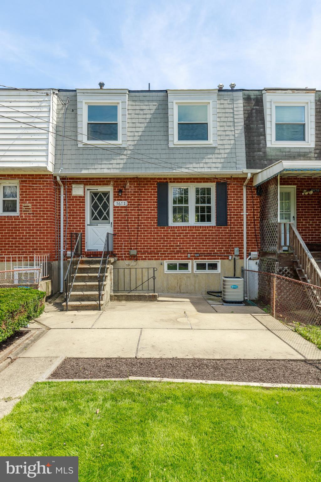 HOLLAND HILL - Residential