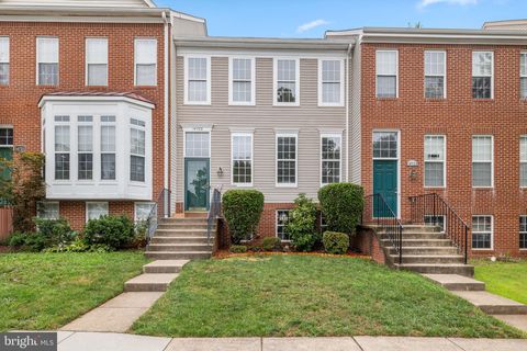 Photo of 14723 Beaumeadow Court, CENTREVILLE, VA 20120 (MLS # VAFX2324736)