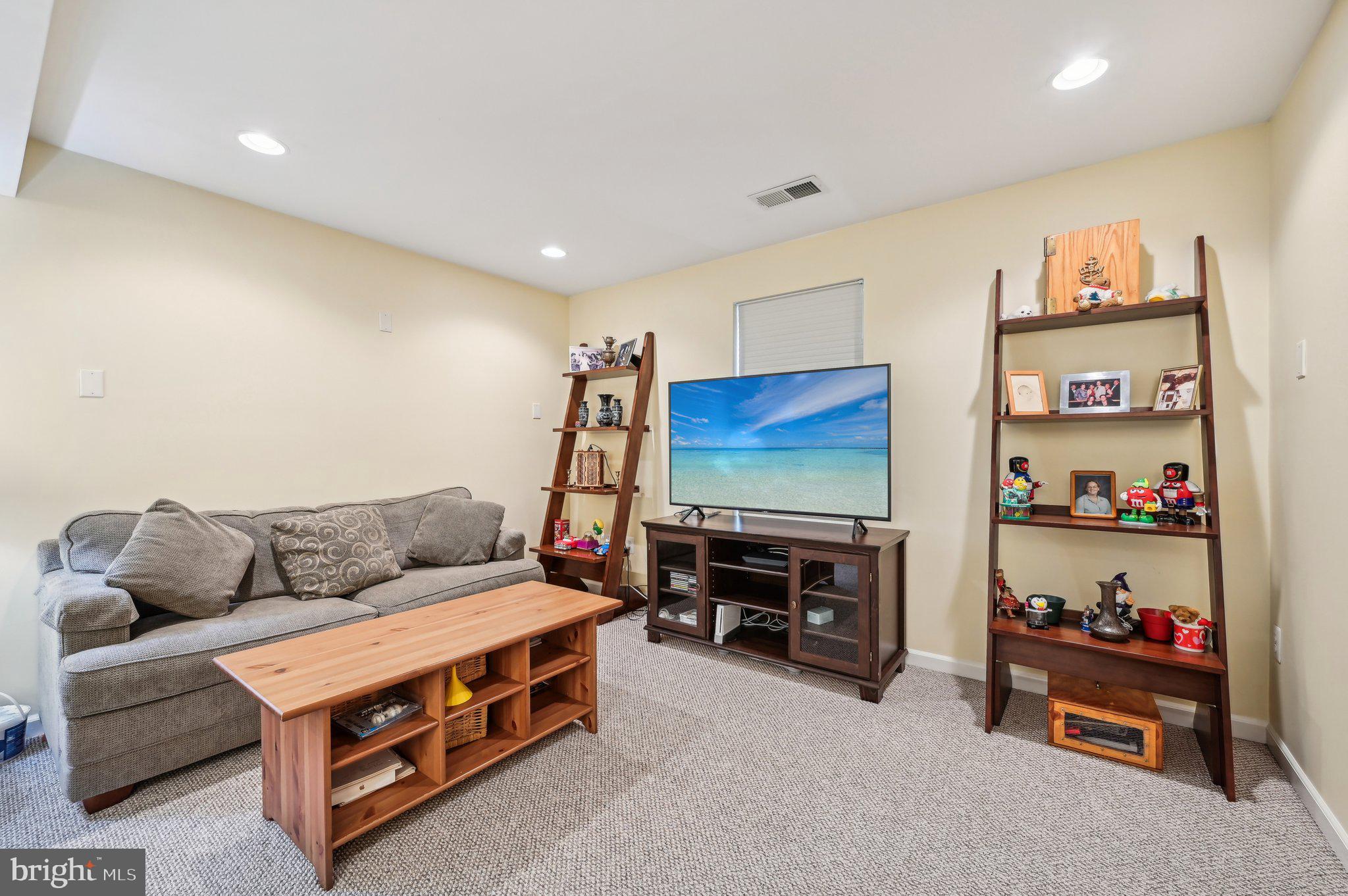 VILLAGES OF DORCHESTER - Residential