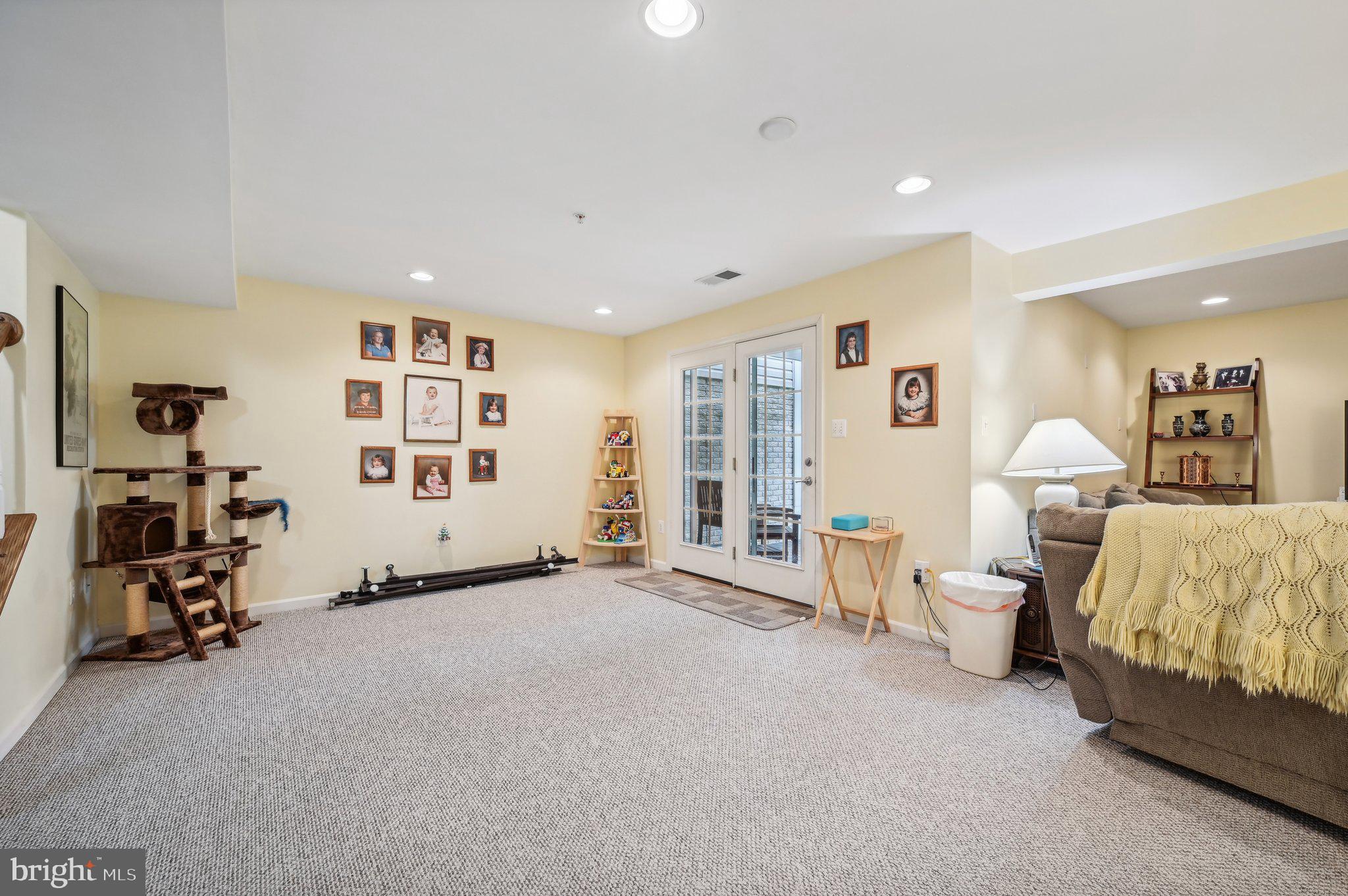 VILLAGES OF DORCHESTER - Residential