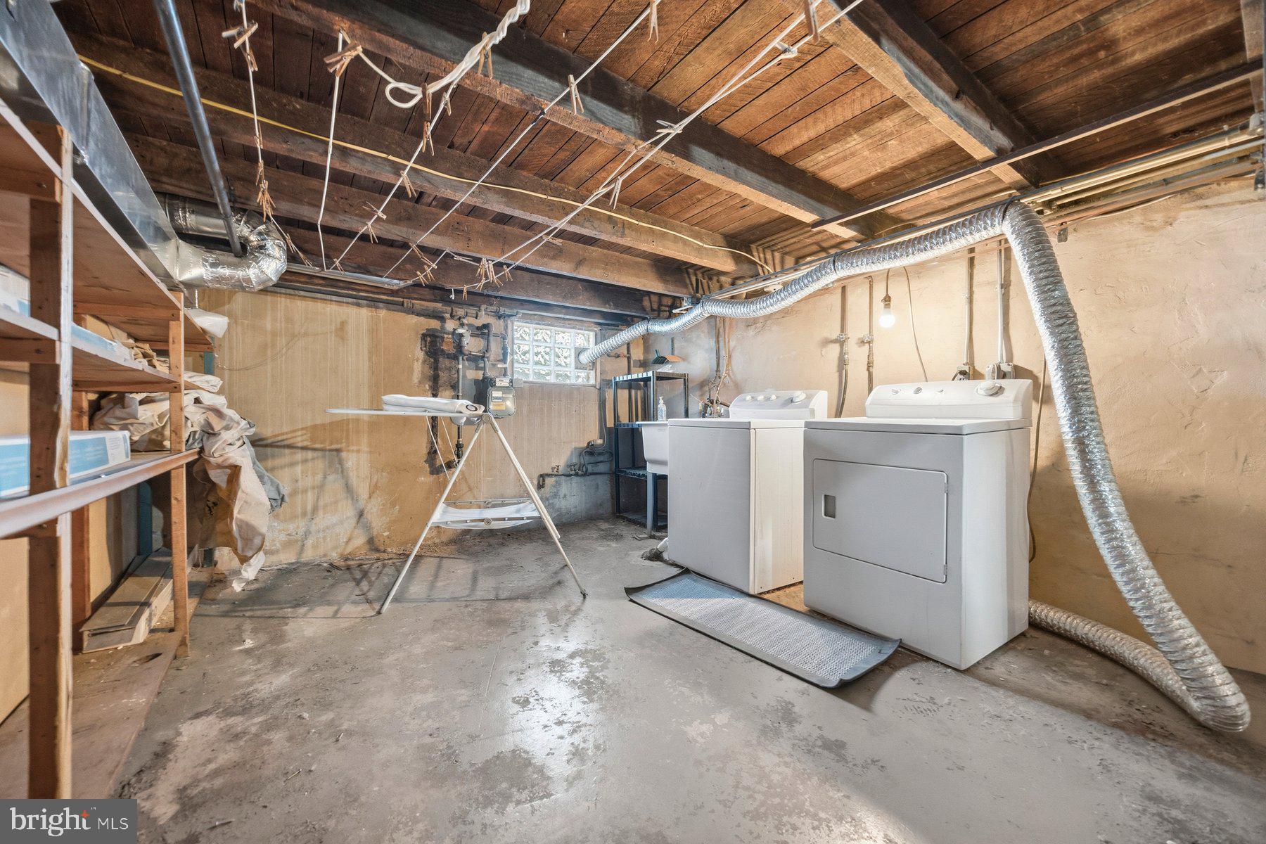 LOCUST POINT - Residential