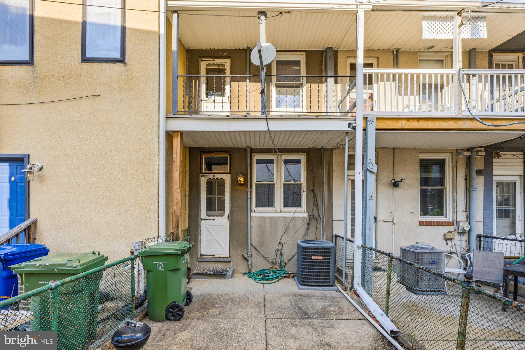 LOCUST POINT - Residential