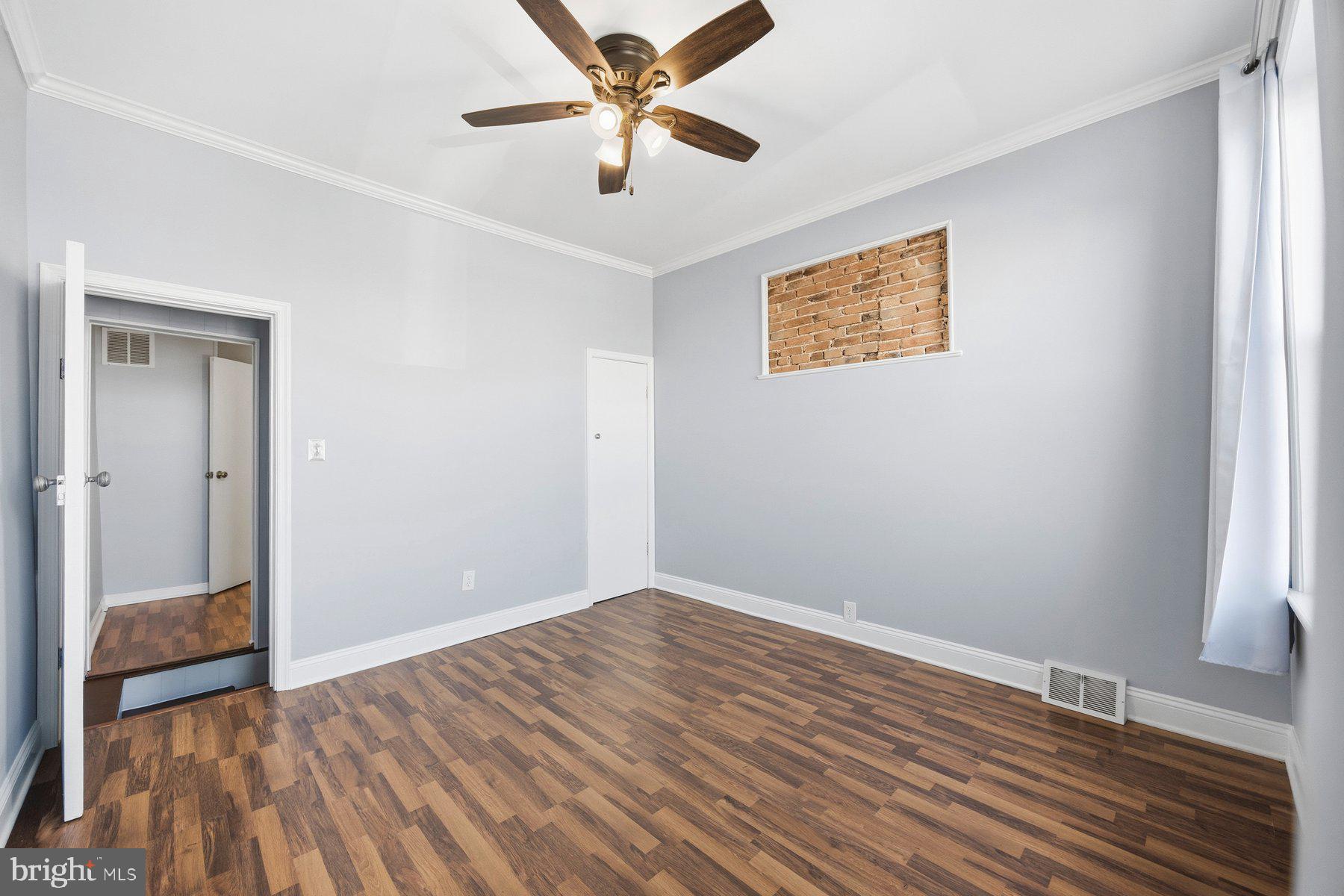 LOCUST POINT - Residential