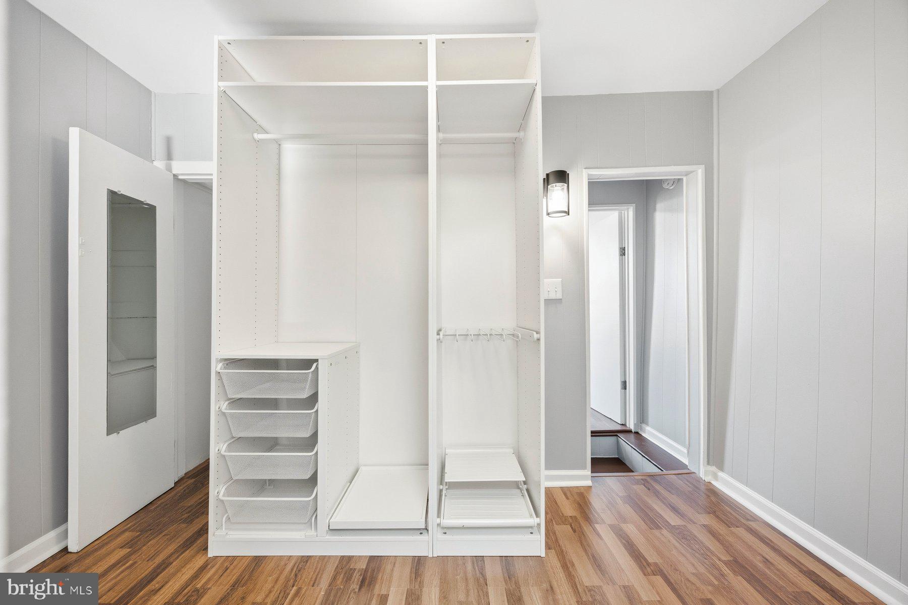 LOCUST POINT - Residential