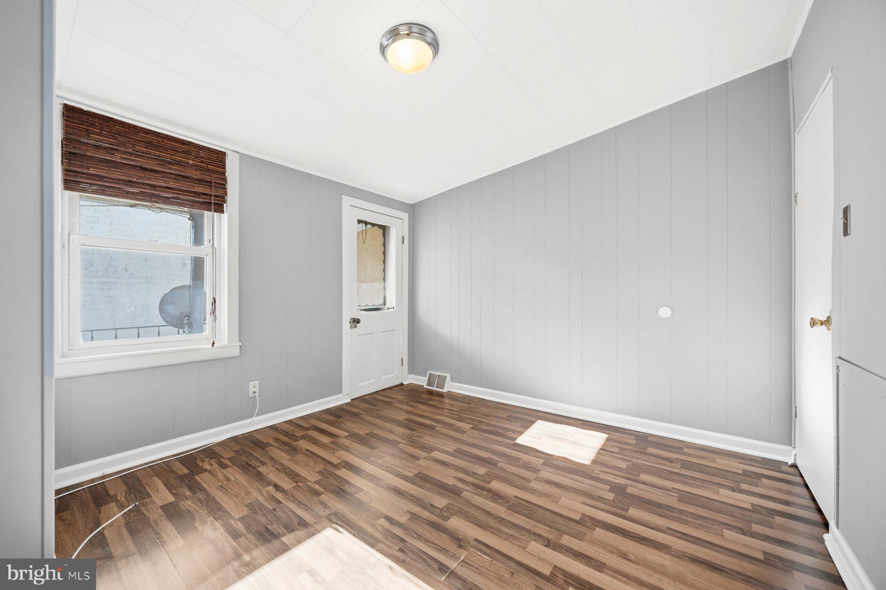 LOCUST POINT - Residential