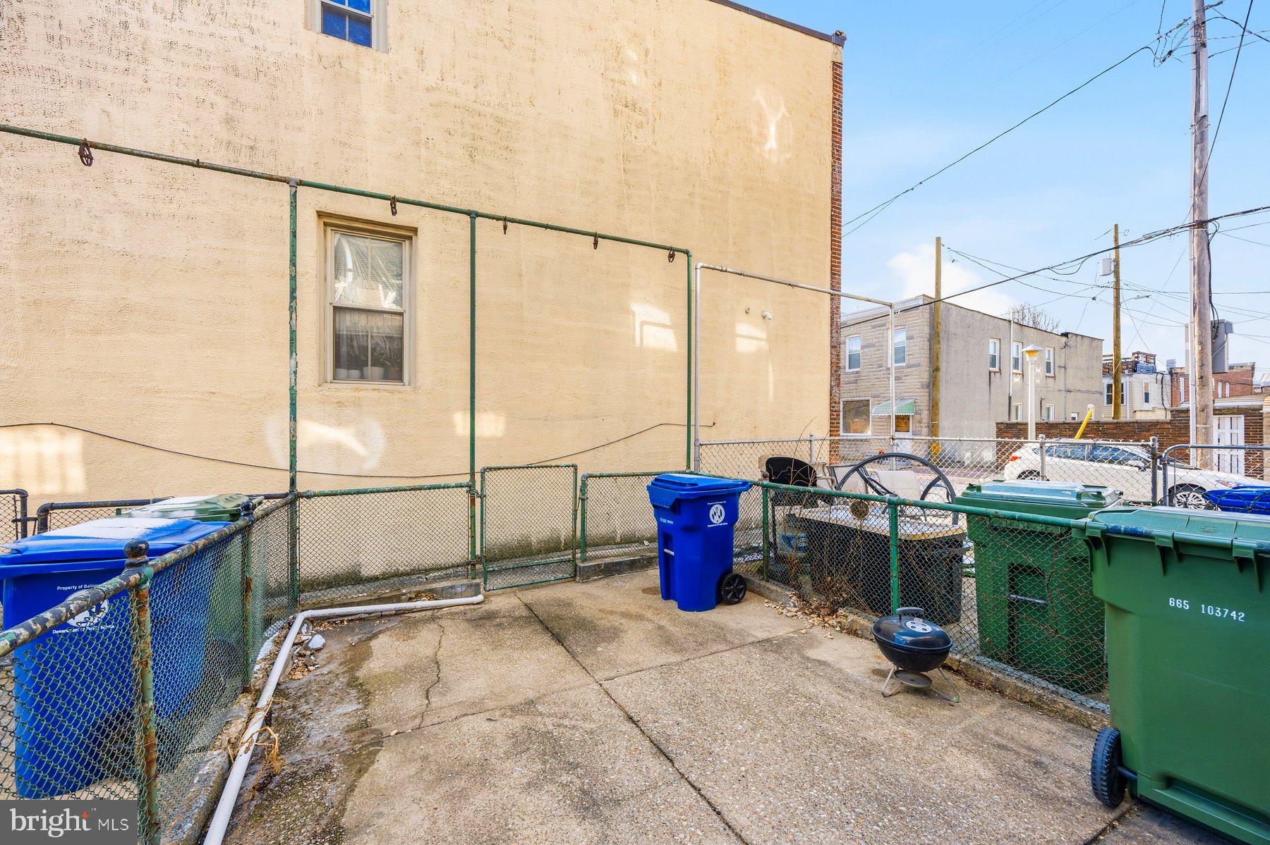 LOCUST POINT - Residential