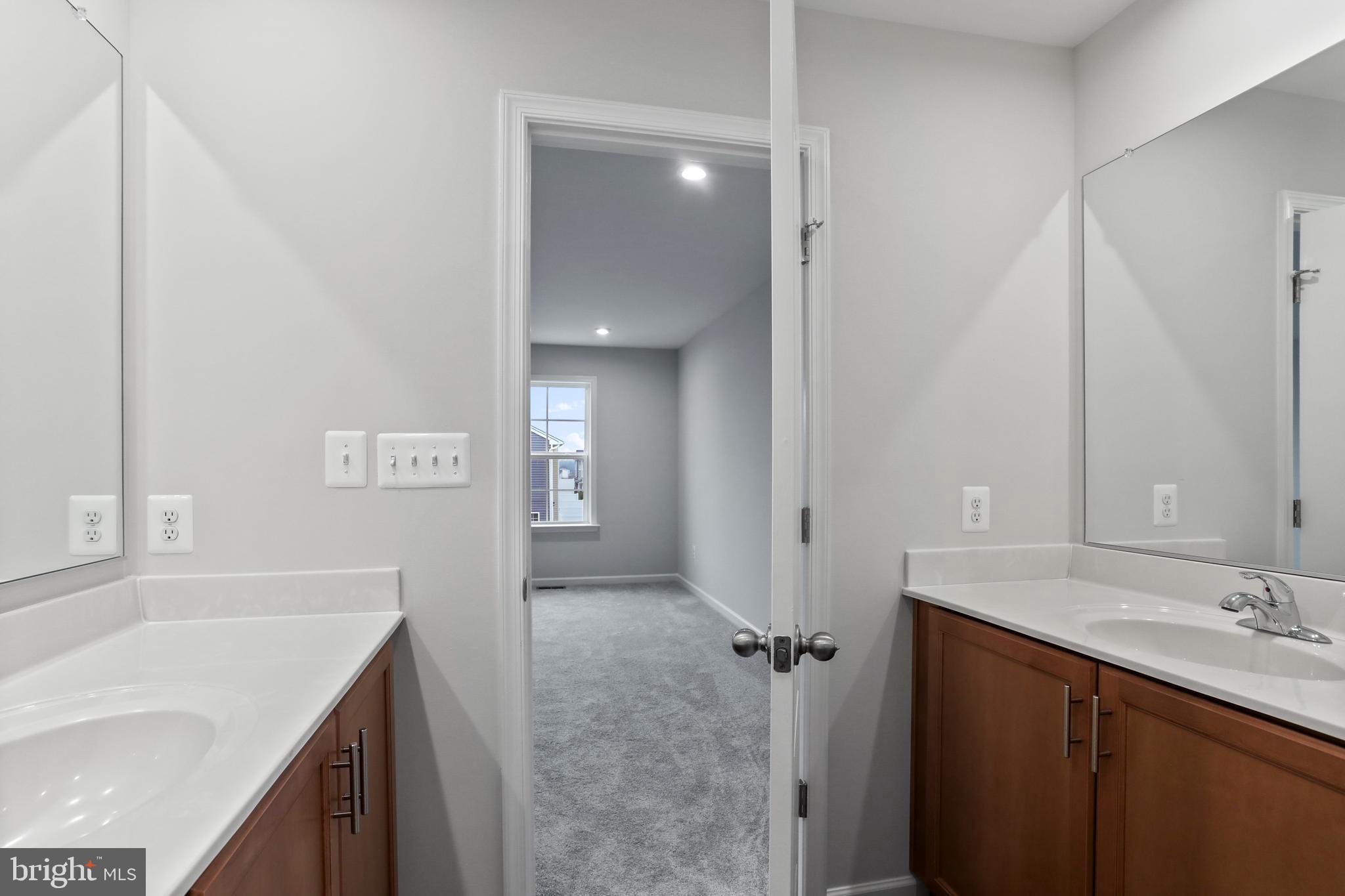 OVERLOOK AT RIVERSIDE - Residential Lease