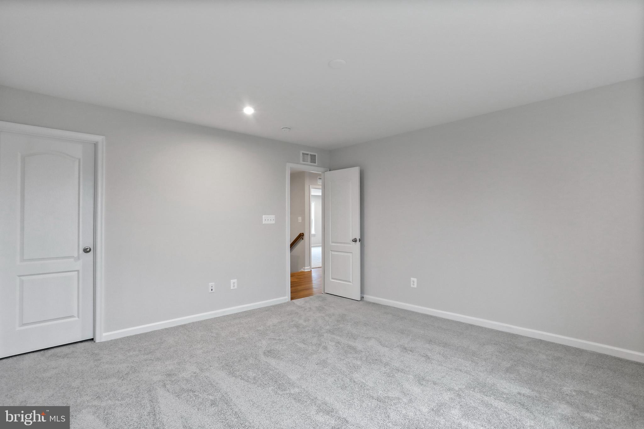 OVERLOOK AT RIVERSIDE - Residential Lease