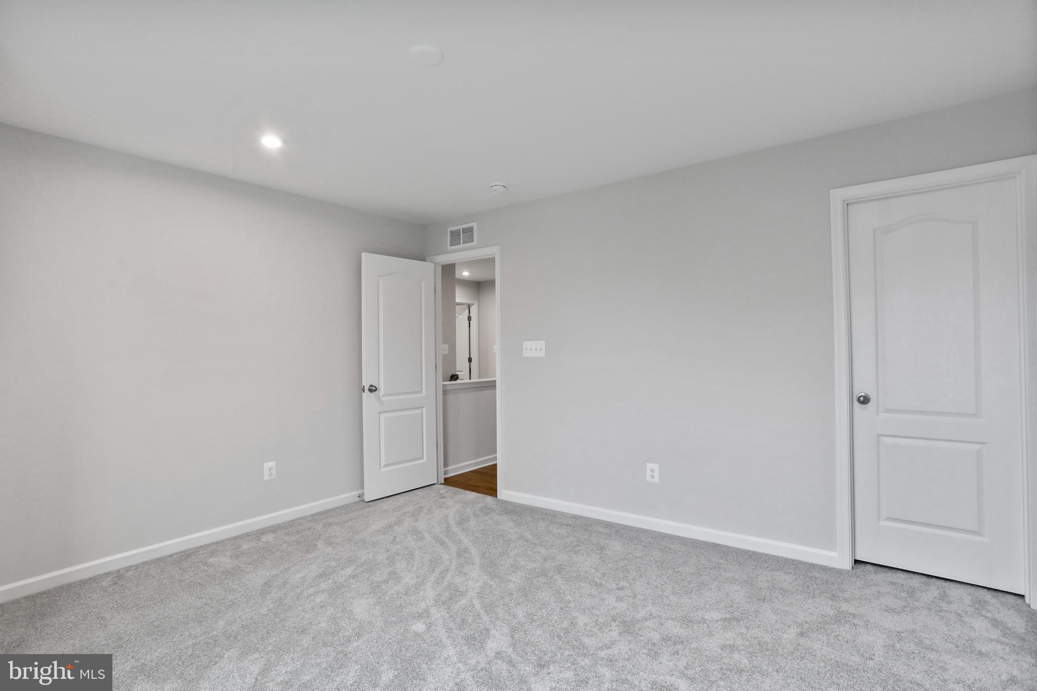 OVERLOOK AT RIVERSIDE - Residential Lease