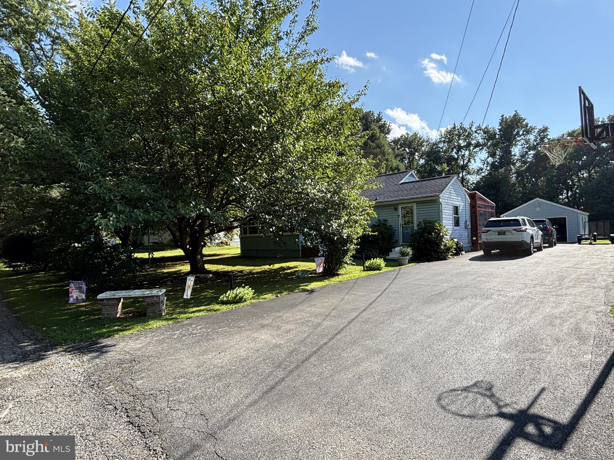 7 PINE TREE LANE