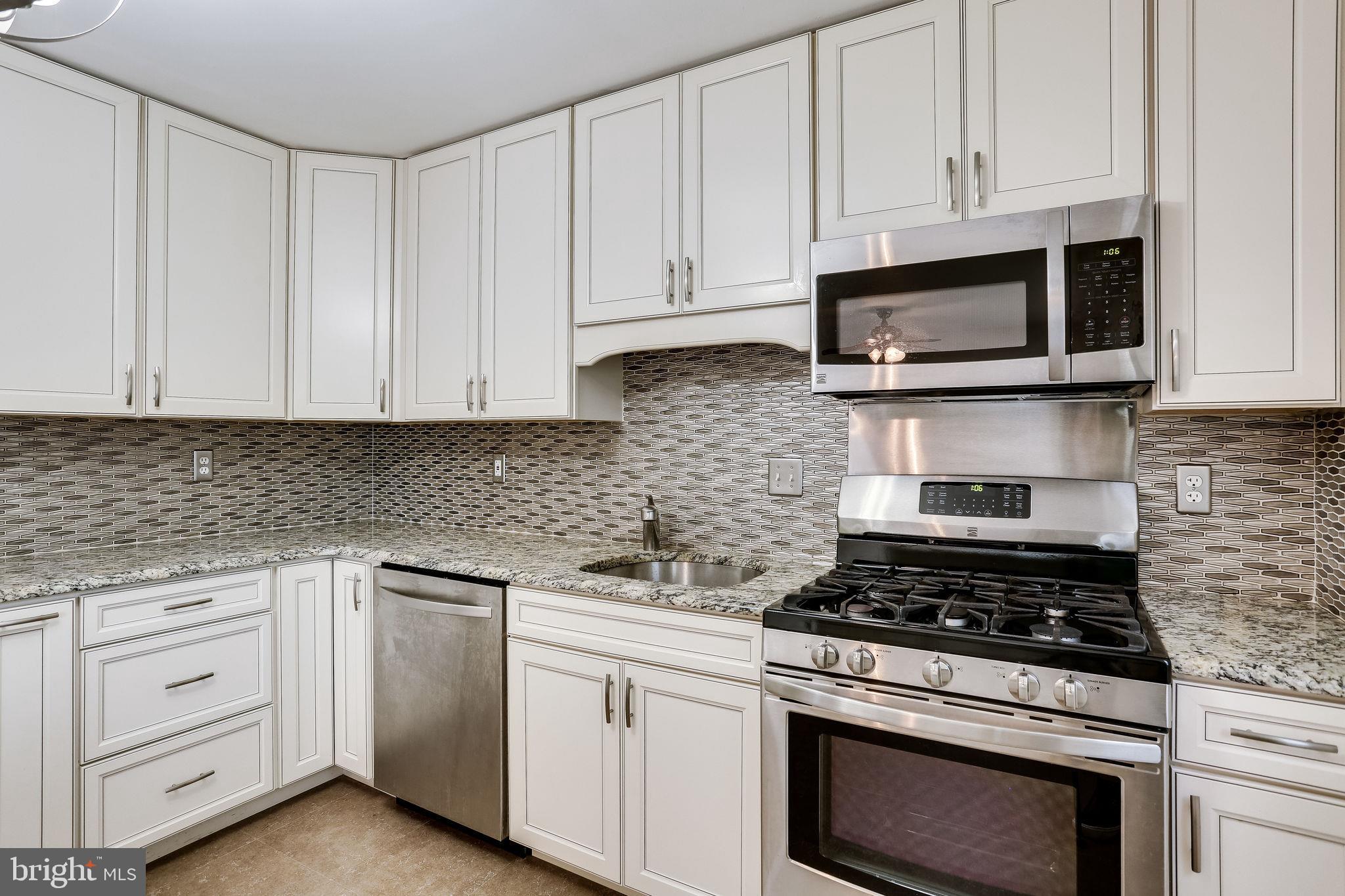 BROOKE MANOR - Residential