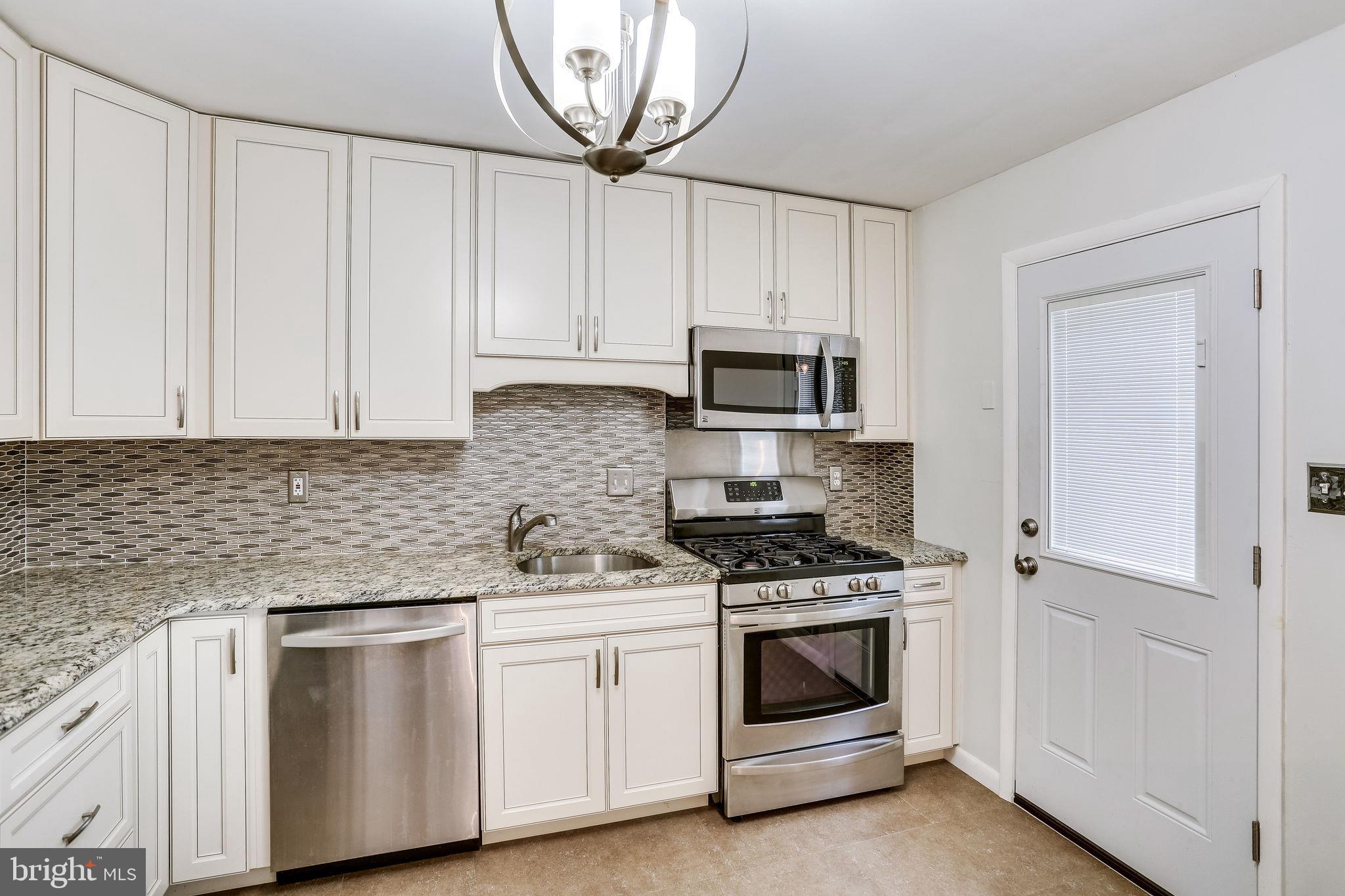 BROOKE MANOR - Residential