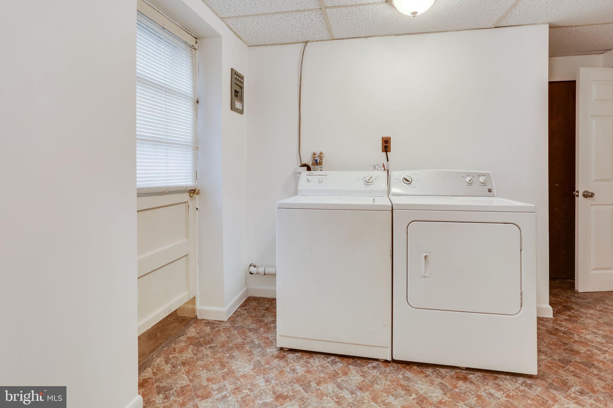 BROOKE MANOR - Residential