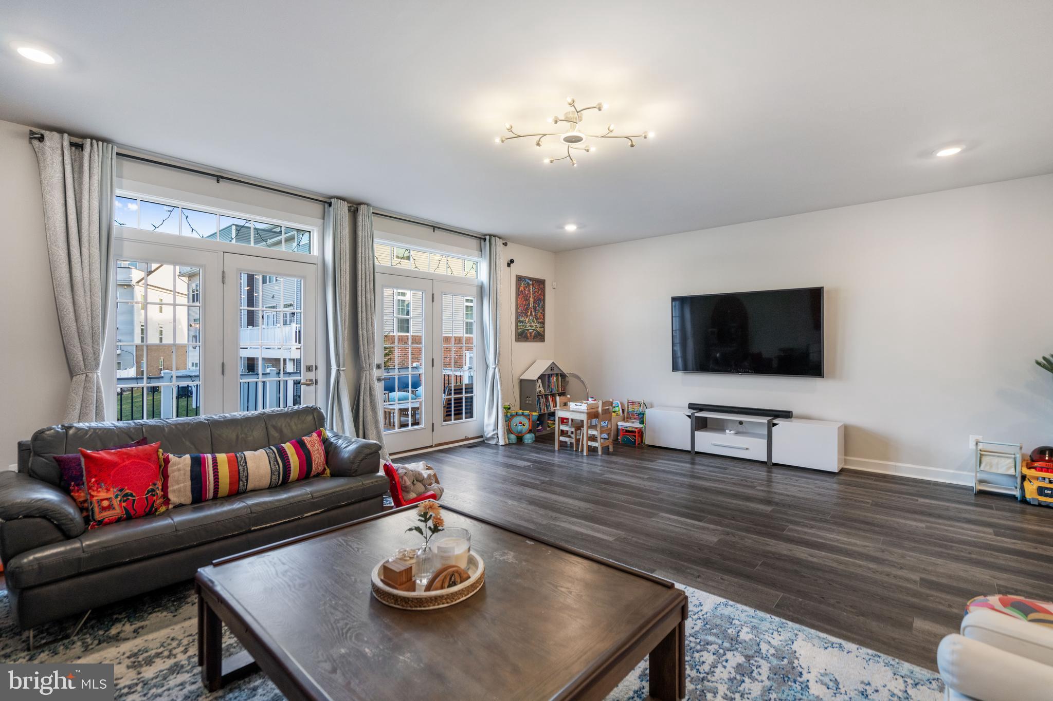 ARCOLA - Residential Lease