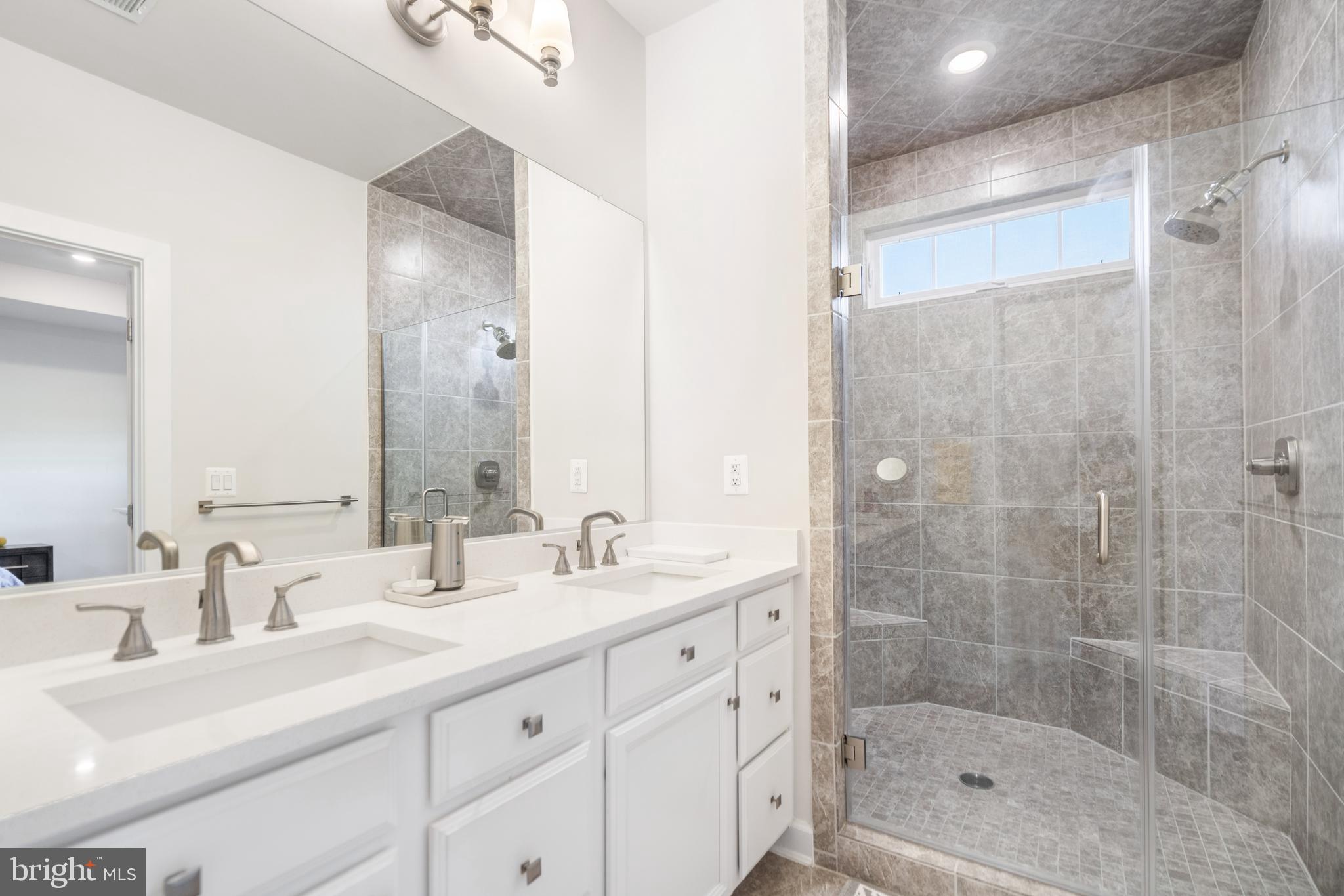 ARCOLA - Residential Lease