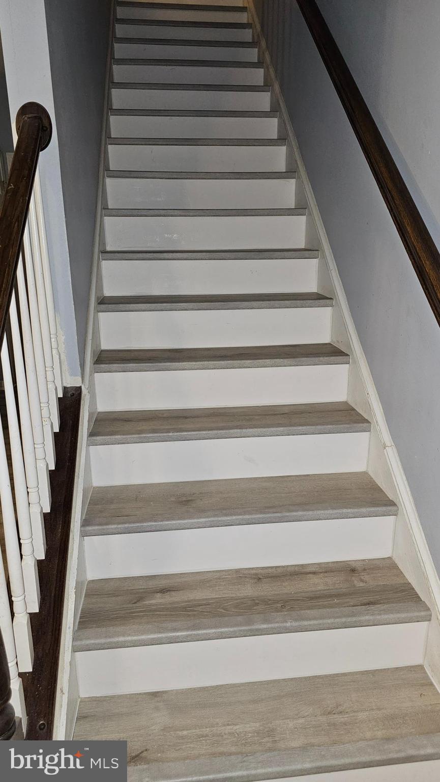 LEE SQUARE - Residential Lease