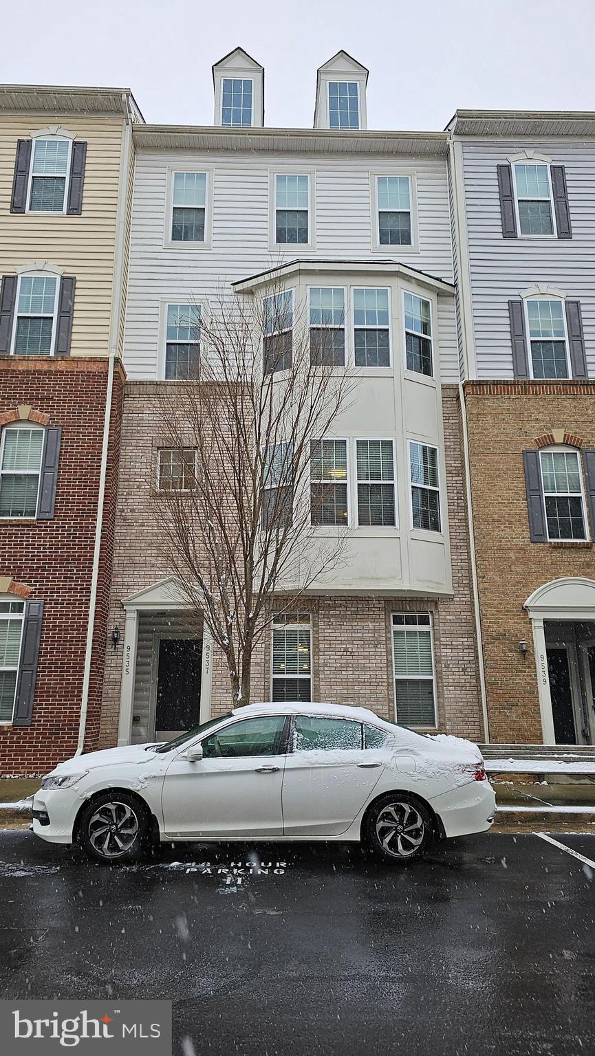 LEE SQUARE - Residential Lease