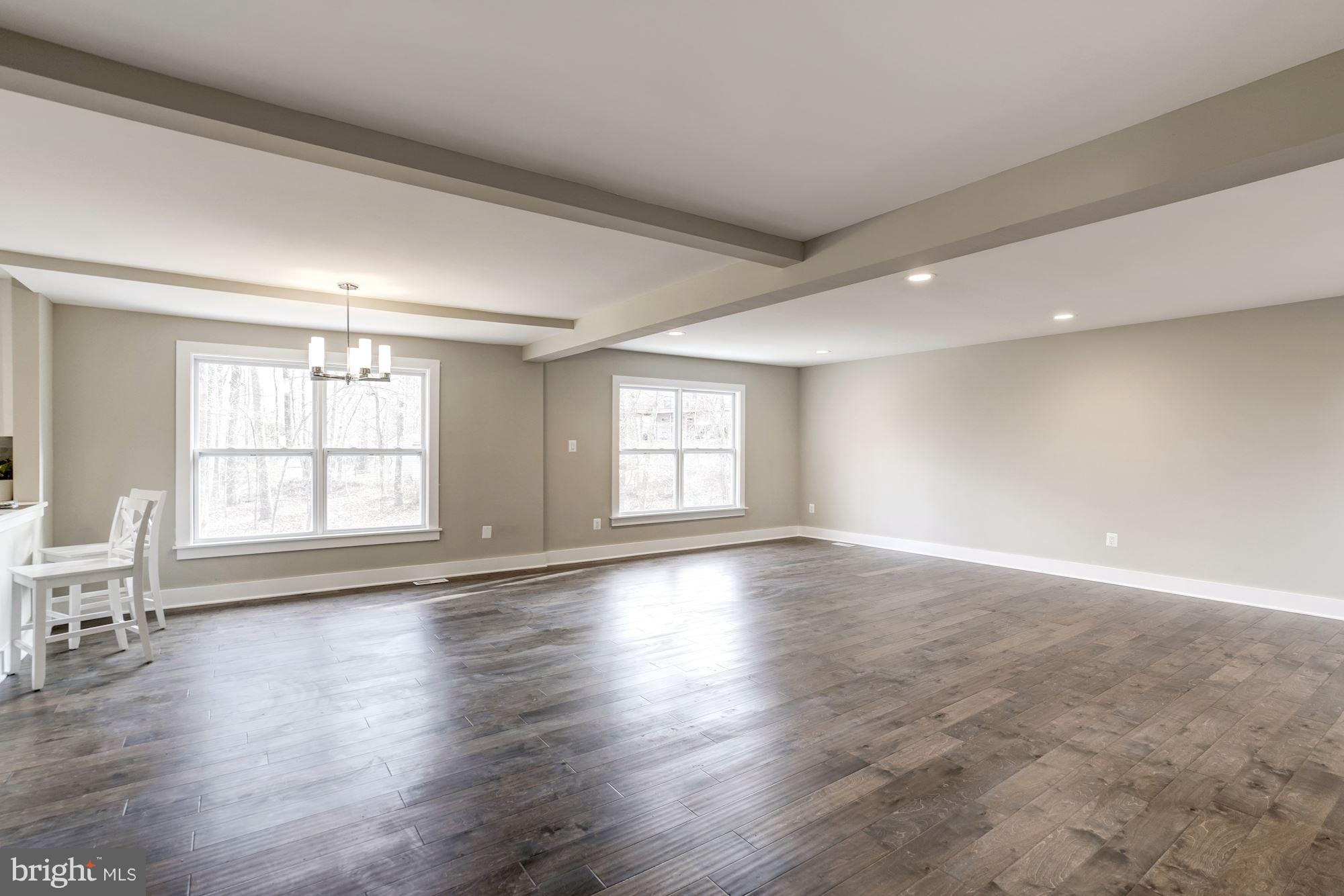 SURREY SQUARE - Residential