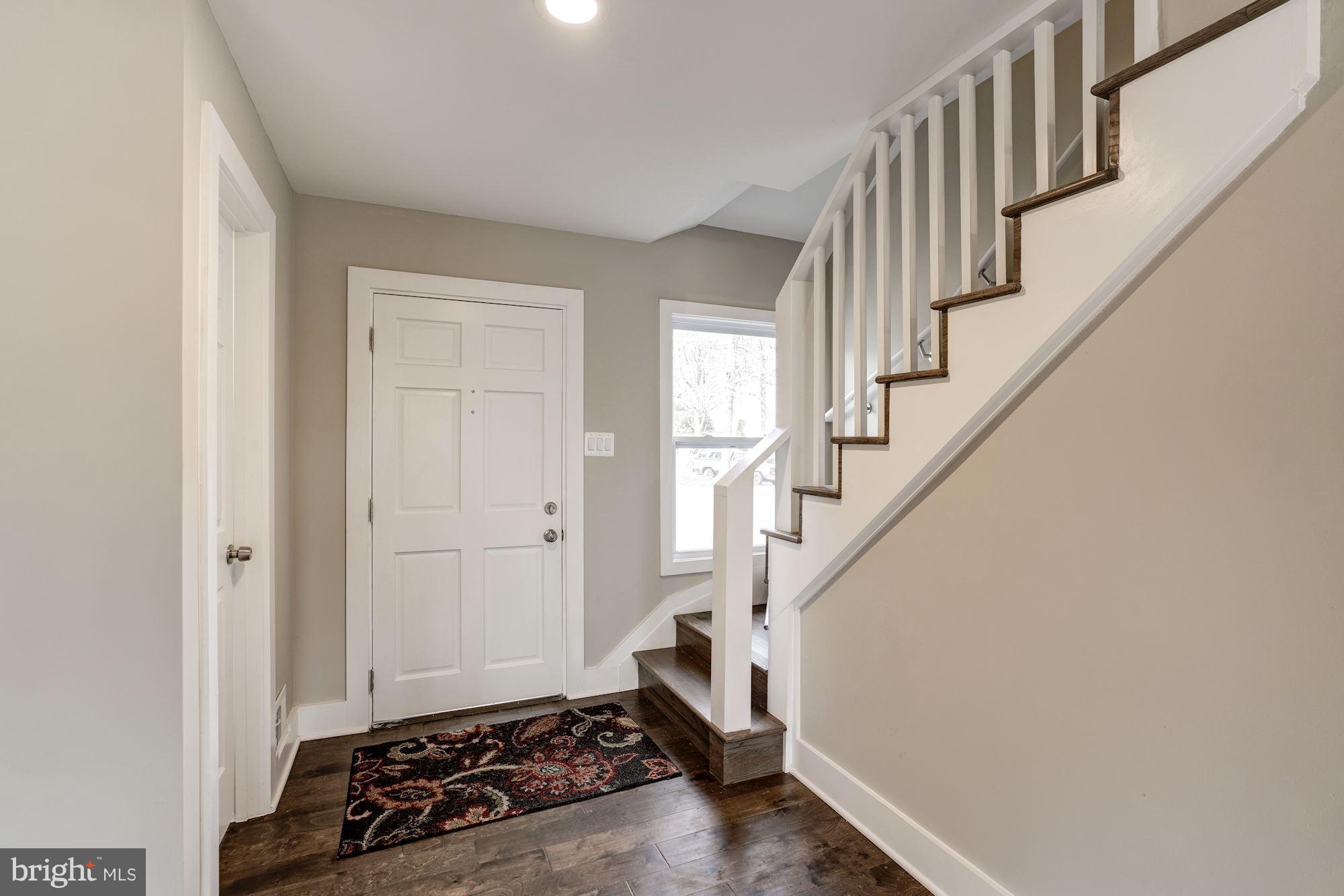 SURREY SQUARE - Residential