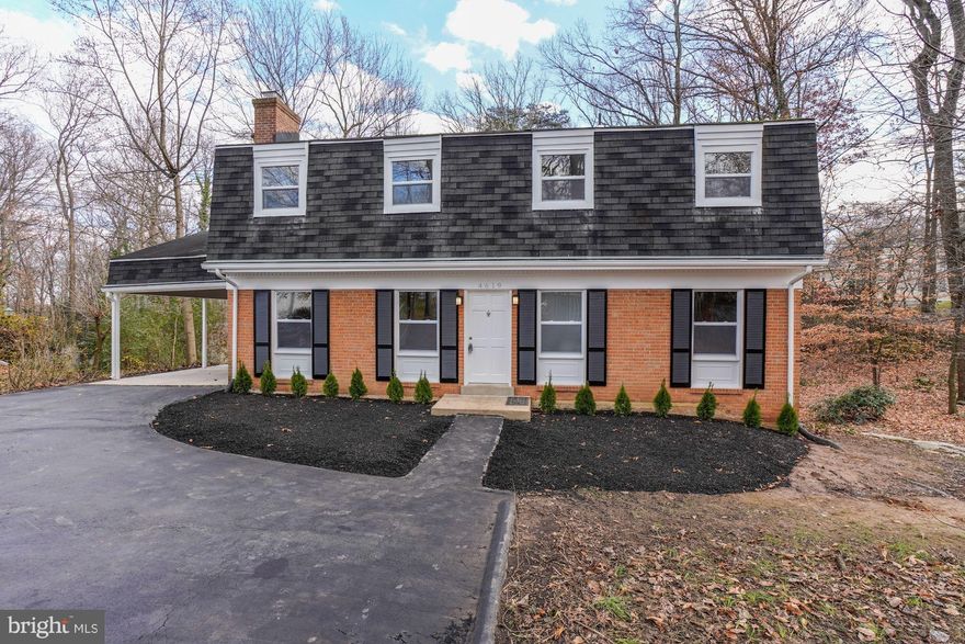 Interior of Home has been completely REDESIGNED into the a Stunning Open-Concept Floor Plan. Finished in Quality Trending-Now Materials gives this Home INSTANT APPEAL and Lasting Value! One of the Largest Lots with Big Back Yard hugged by Trees. Enjoy Close-by Parks, Retail & Commuter Routes.