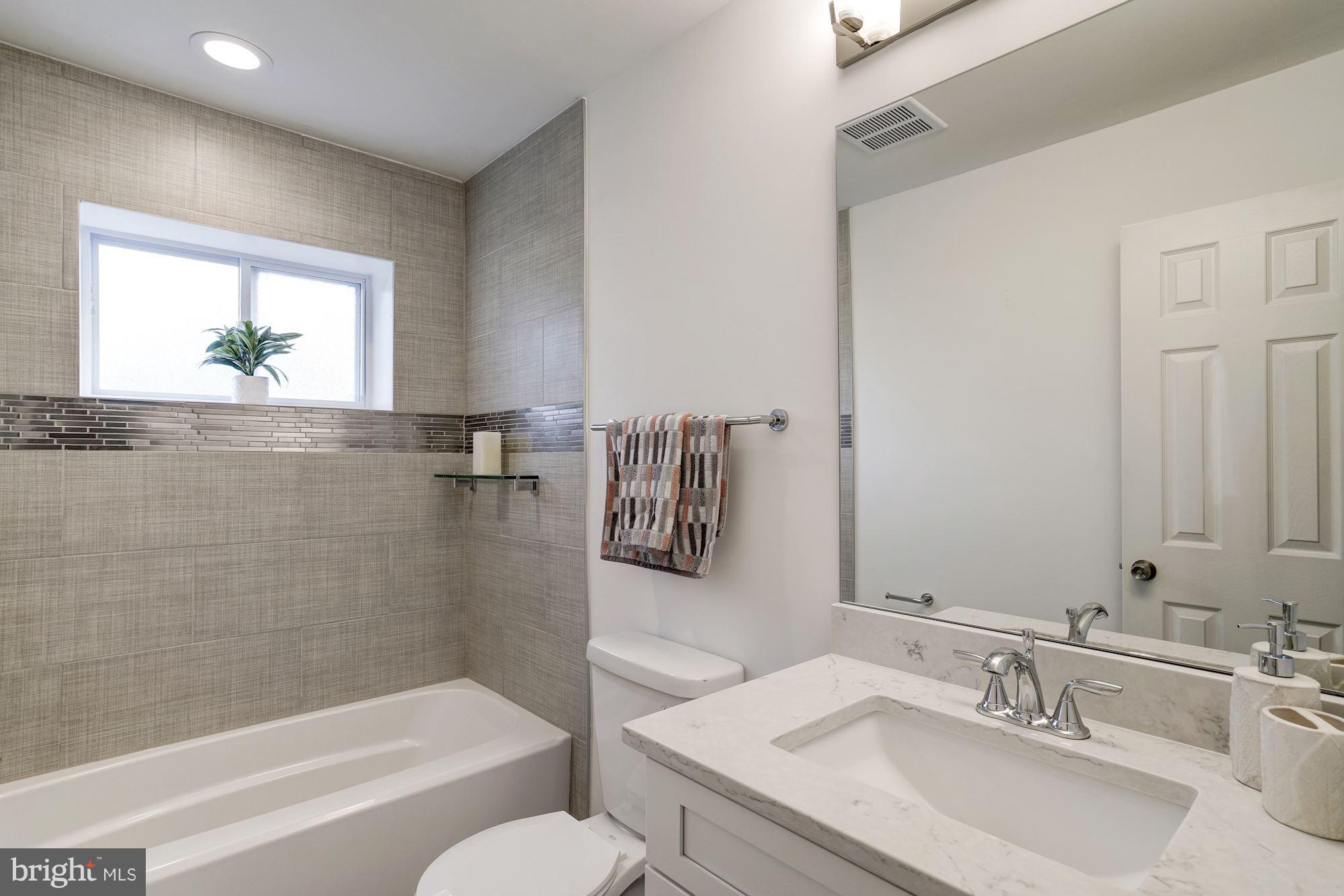 SURREY SQUARE - Residential