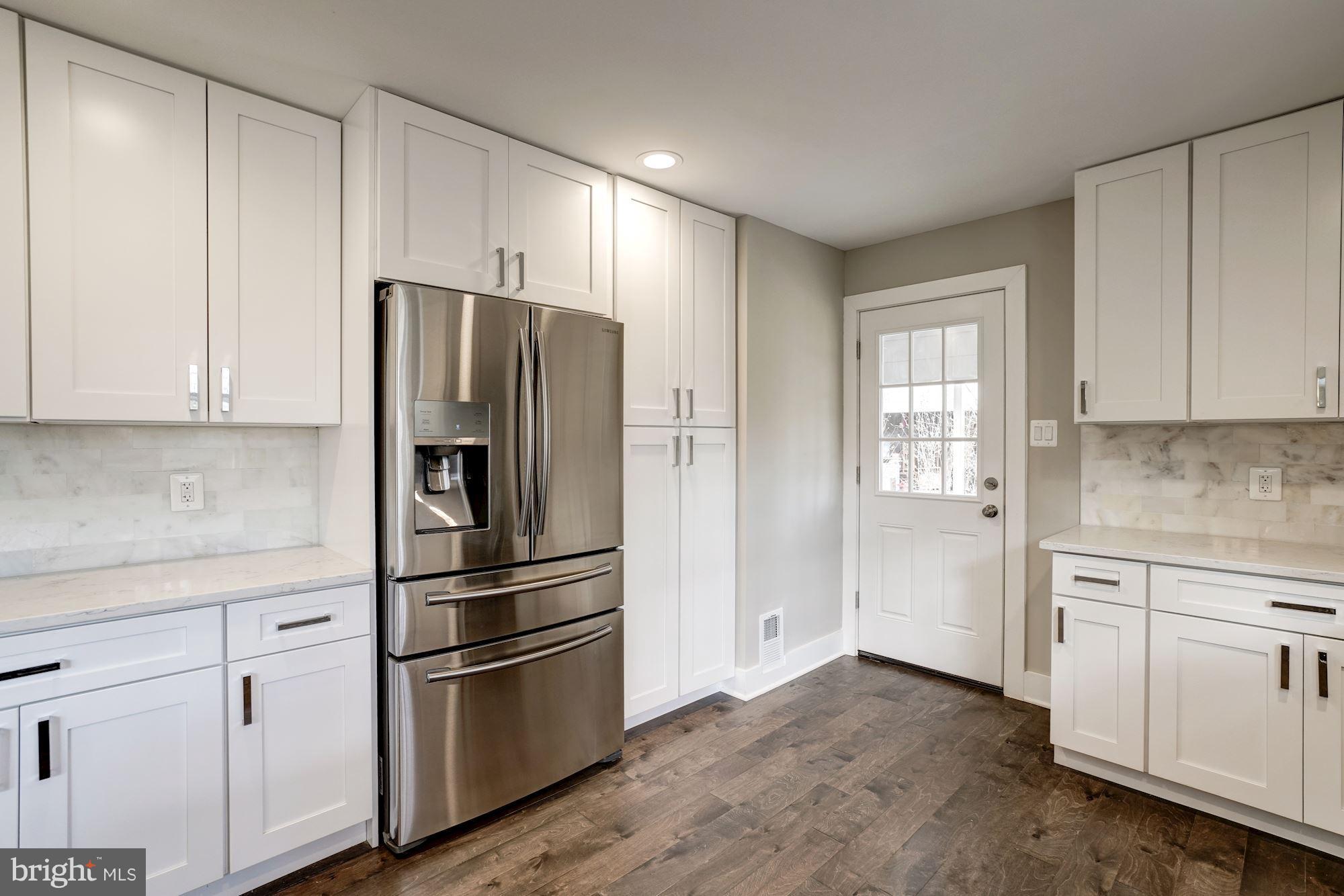 SURREY SQUARE - Residential