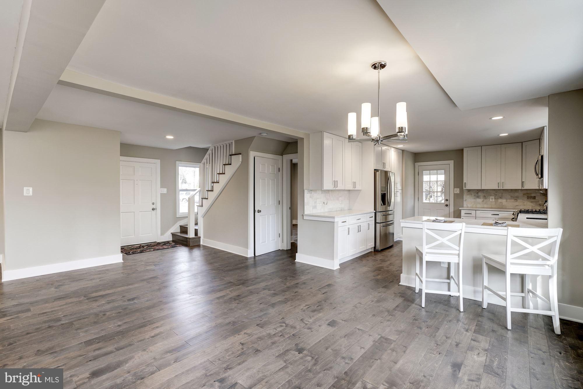 SURREY SQUARE - Residential