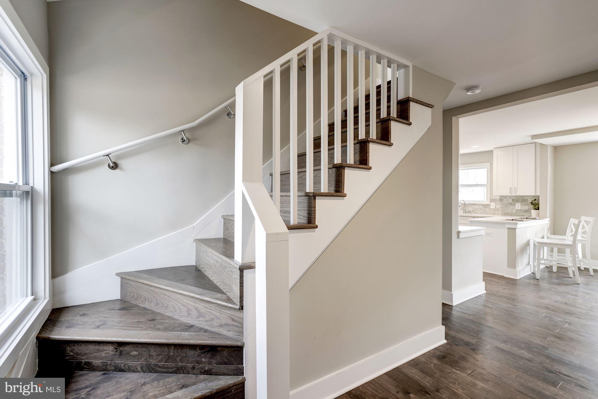 SURREY SQUARE - Residential