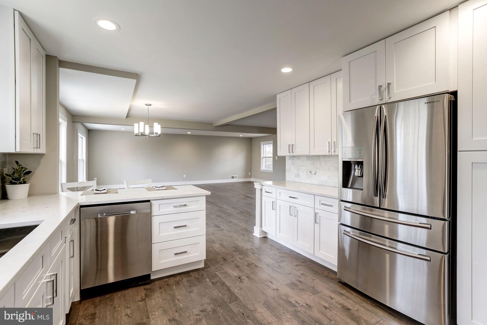 SURREY SQUARE - Residential