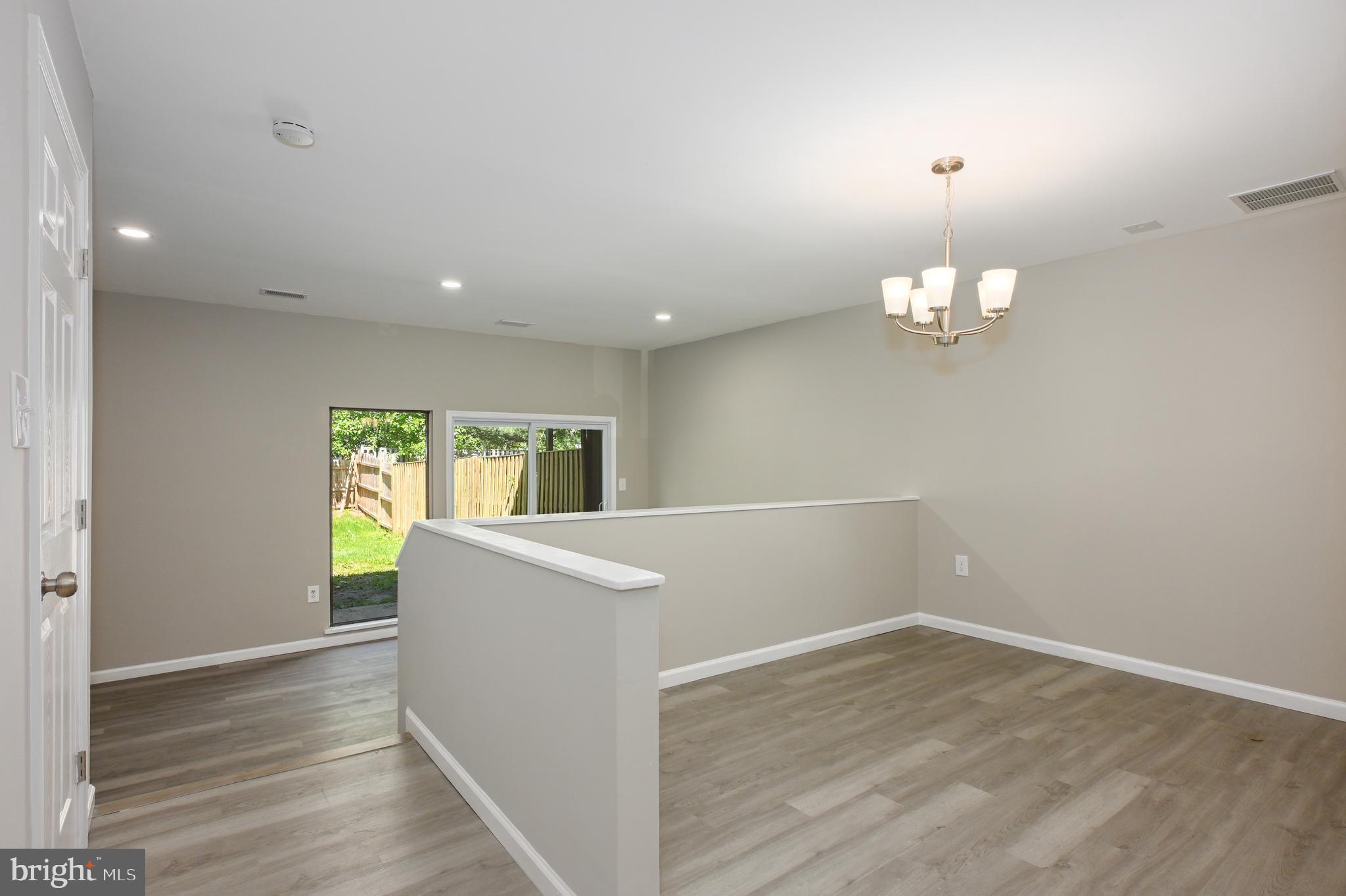6 KEEPSAKE PLACE